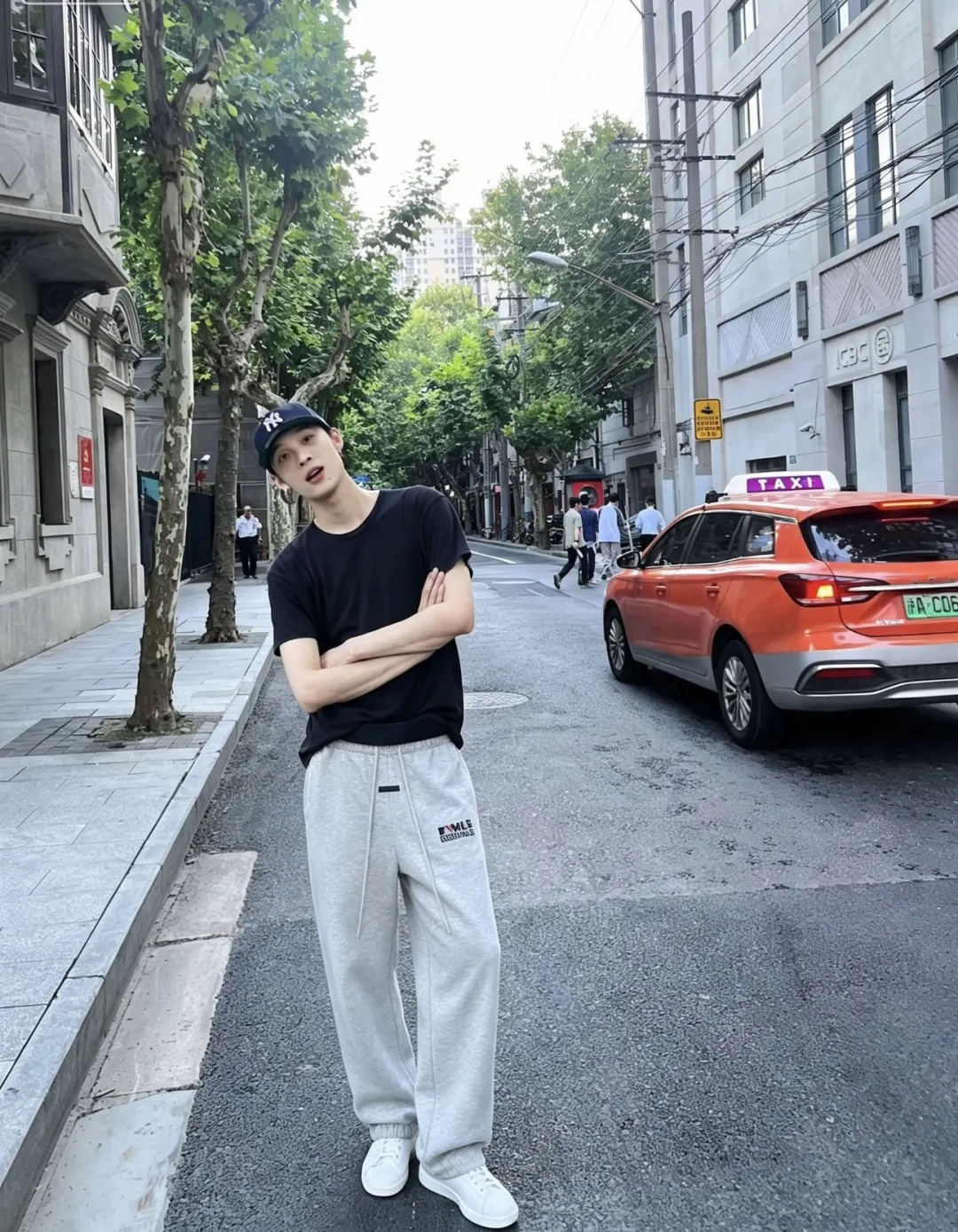 Fear of God Essentials x MLB Logo Sweatpants D17023703