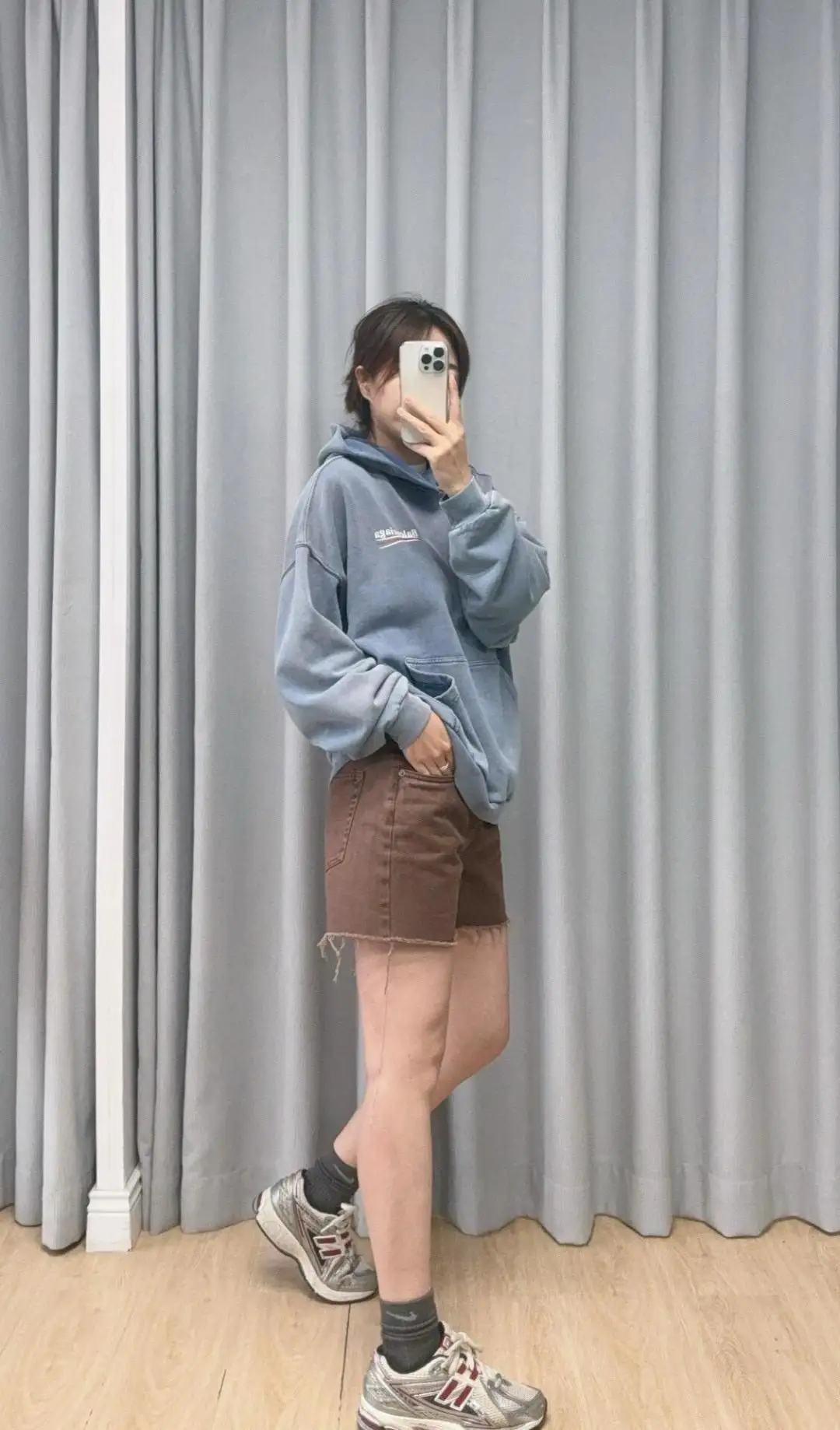 Logo-Print Washed Cotton Hoodie D19523702 — view 10