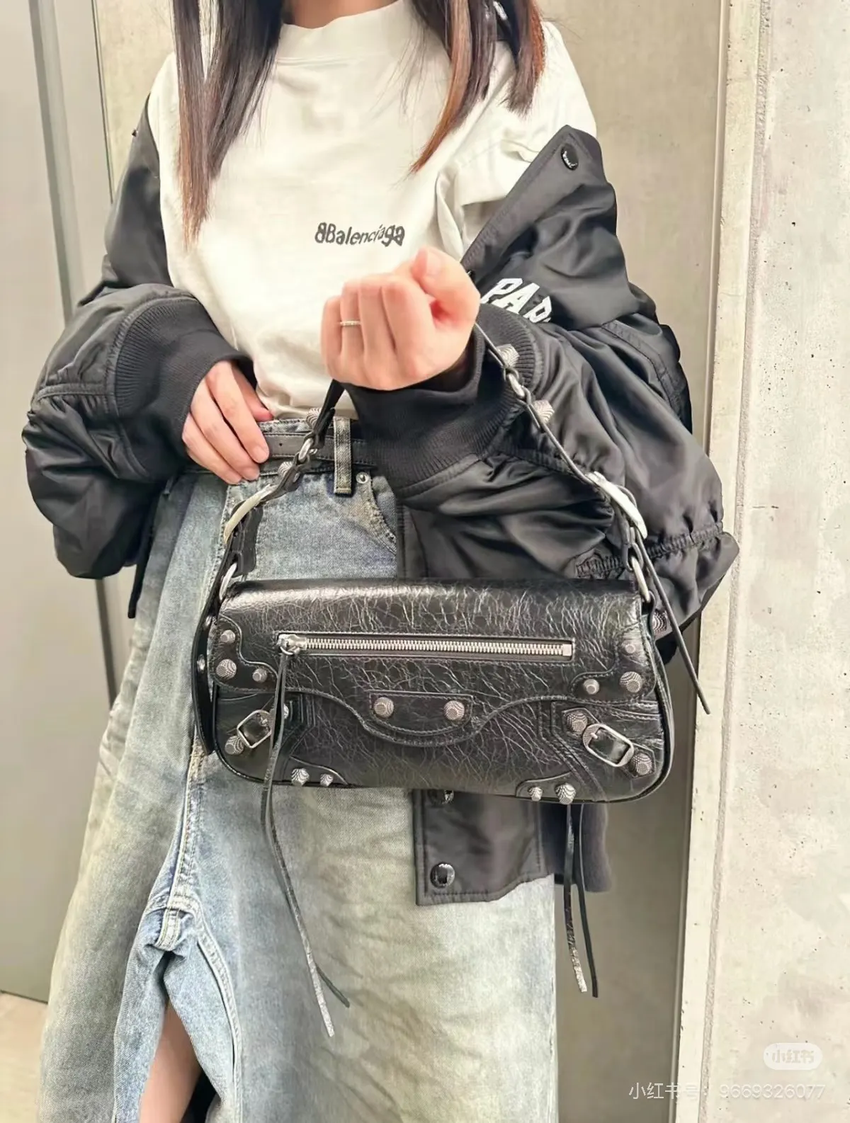 Le Cagole Mini Shoulder Bag D34018400 — view 9
