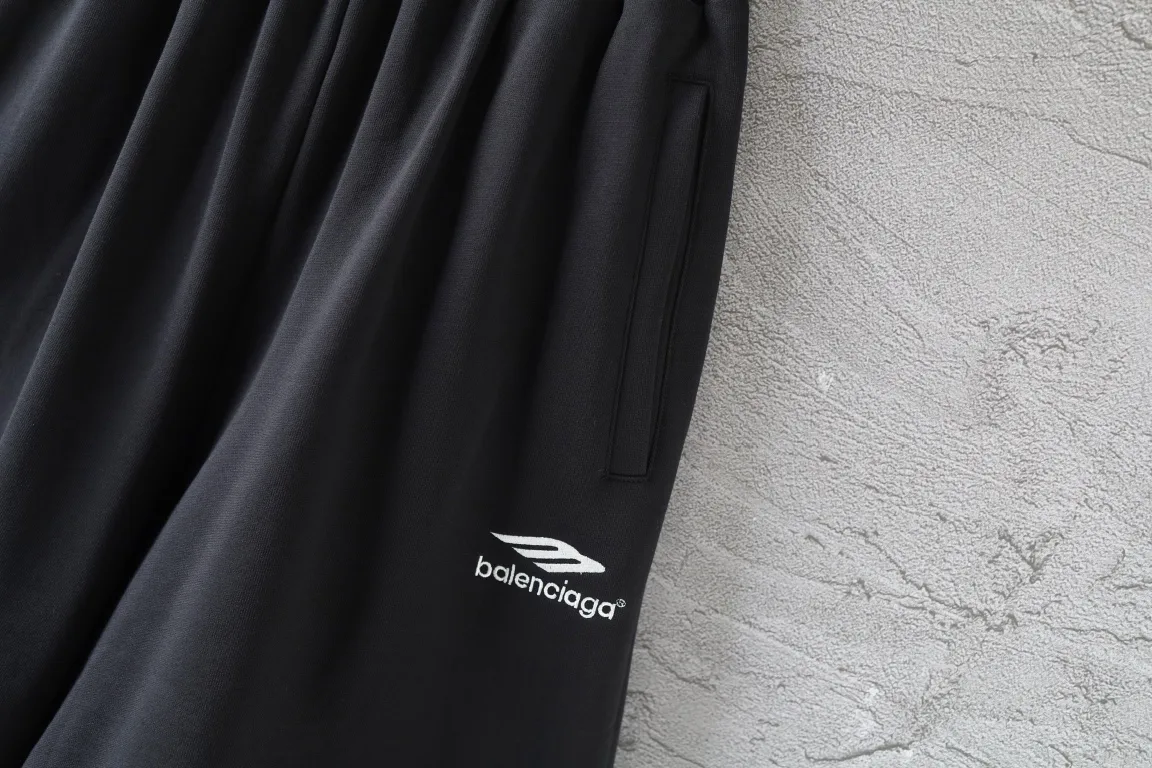 3B Logo Embroidered Sweat Shorts D16521269 — view 3