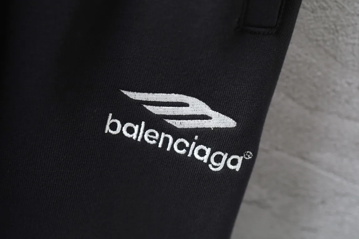 3B Logo Embroidered Sweat Shorts D16521269 — view 5