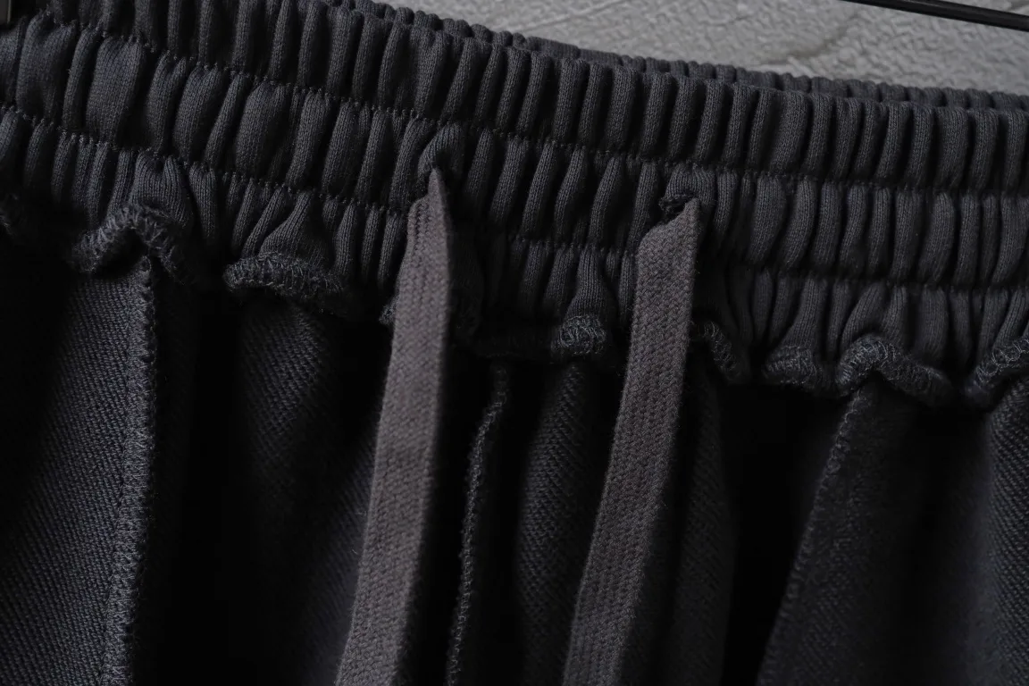 3B Logo Embroidered Sweat Shorts D16521269 — view 7