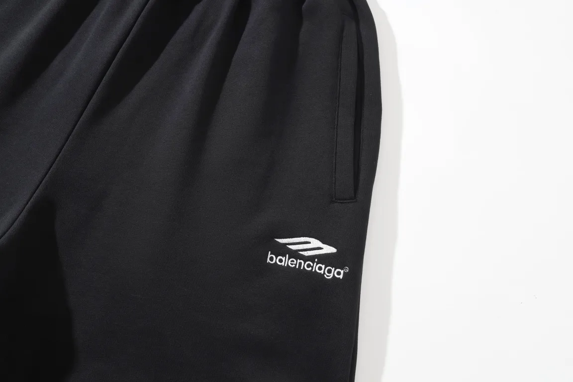 3B Logo Embroidered Sweat Shorts D16521269 — view 13