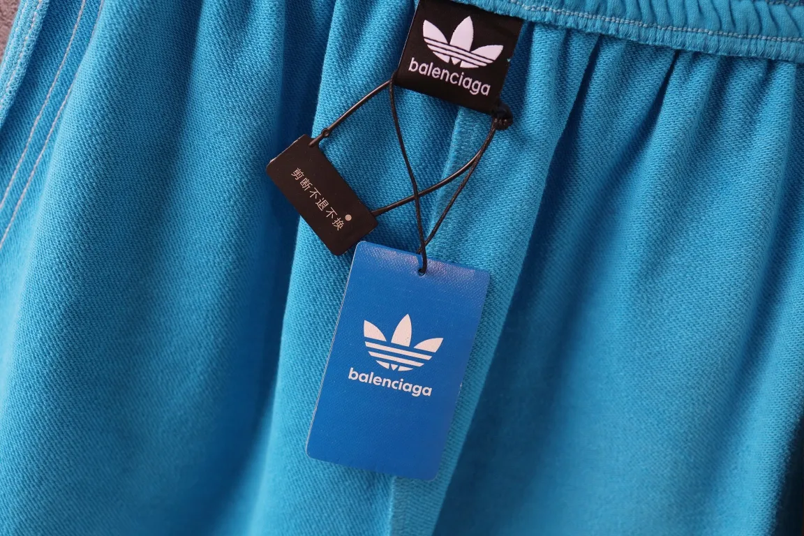 Logo Embroidered Striped Jersey Shorts D16521271 — view 17