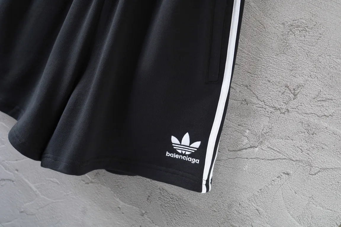 Logo Embroidered Striped Jersey Shorts D16521271 — view 31
