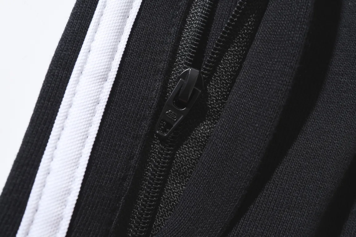 Logo Embroidered Striped Jersey Shorts D16521271 — view 41