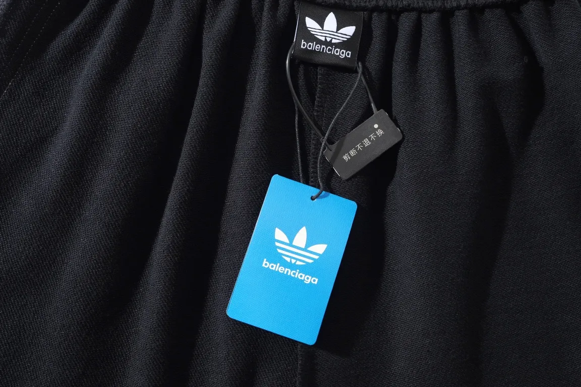 Logo Embroidered Striped Jersey Shorts D16521271 — view 44