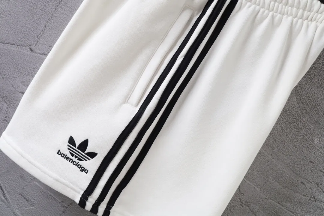 Logo Embroidered Striped Jersey Shorts D16521271 — view 50