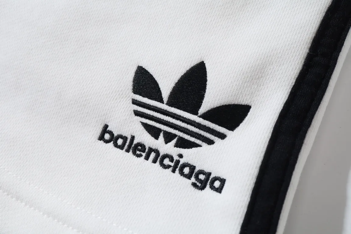 Logo Embroidered Striped Jersey Shorts D16521271 — view 58