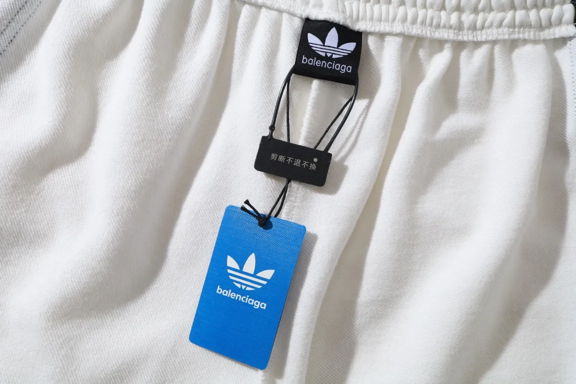 Logo Embroidered Striped Jersey Shorts D16521271 — view 62