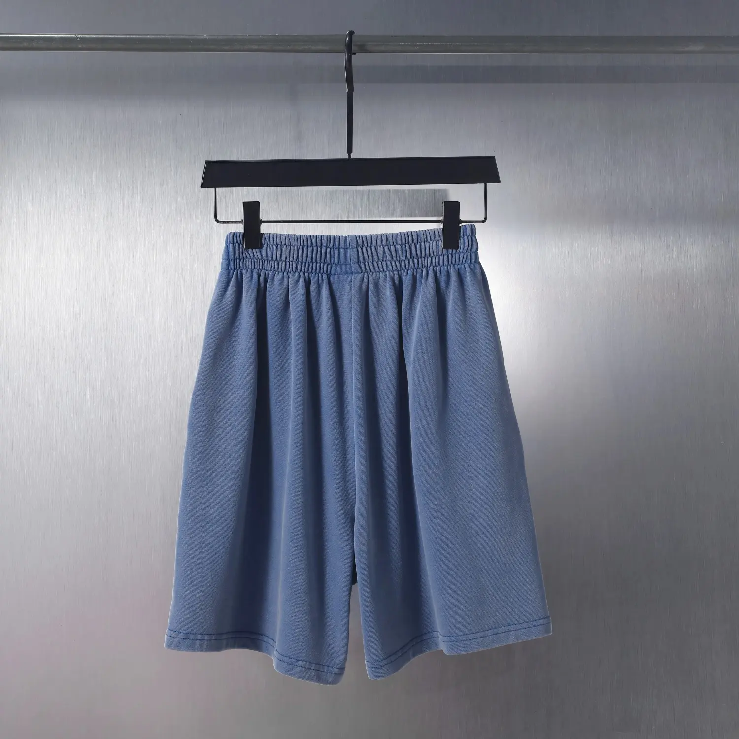 Logo Print Distressed Cotton Shorts D18918808 — view 2