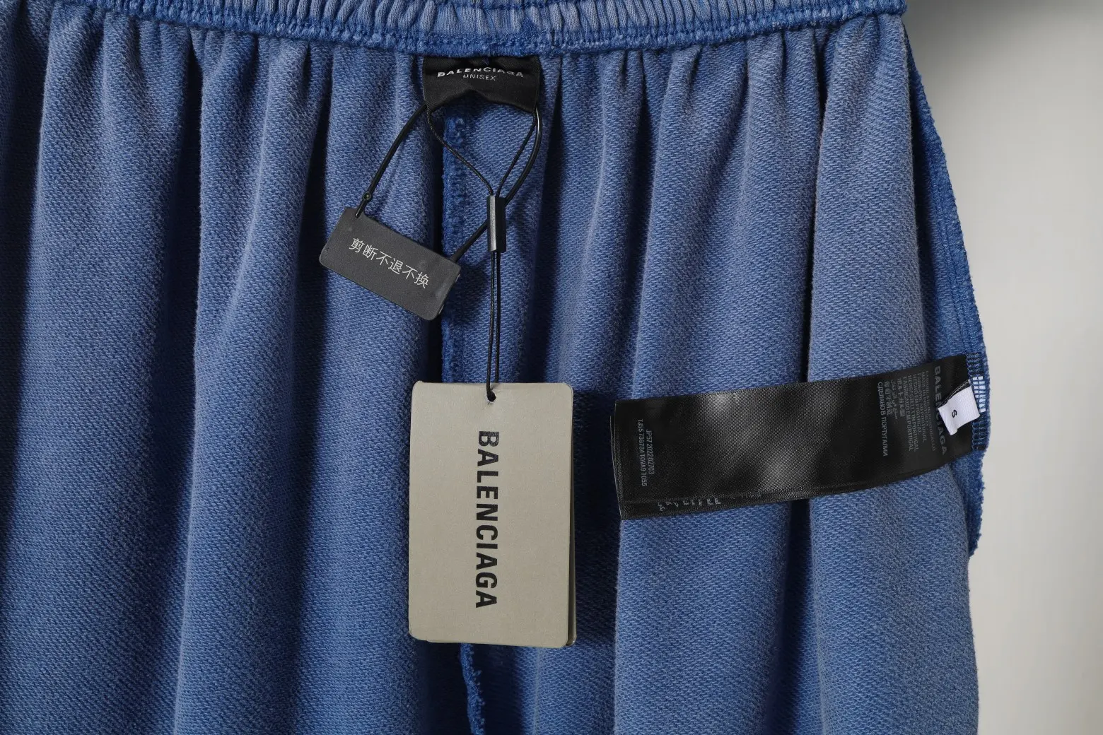 Logo Print Distressed Cotton Shorts D18918808 — view 4