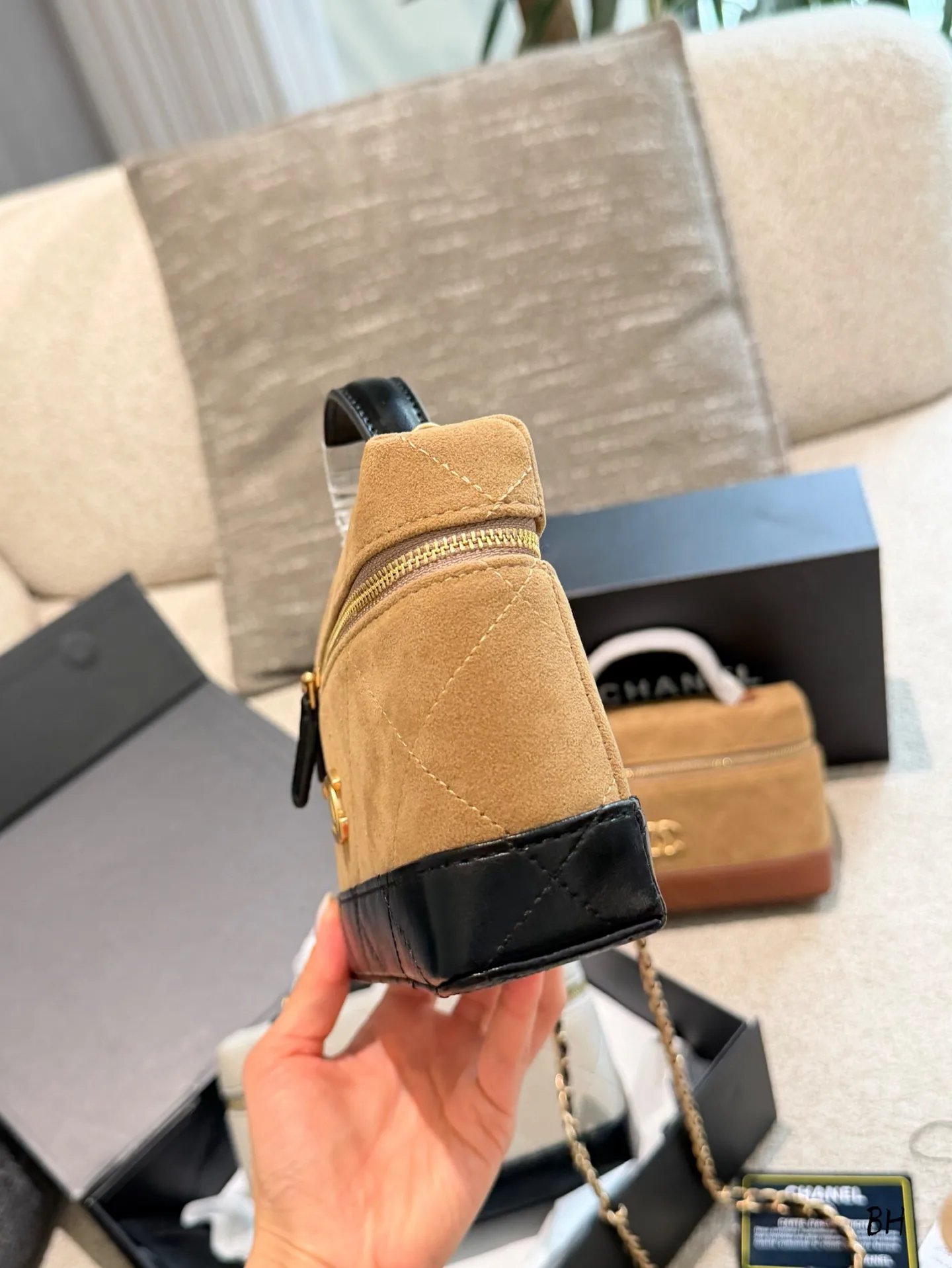 Suede and Lambskin Vanity Case Bag D35518172 — view 5