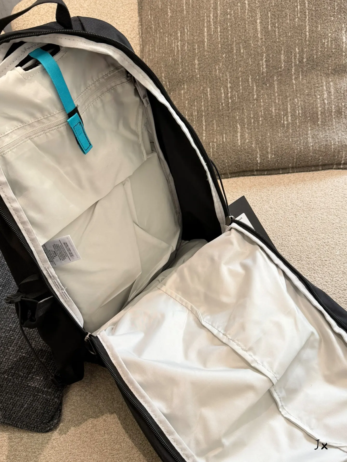 Heliad 15L Lightweight Backpack D36018456 — view 9