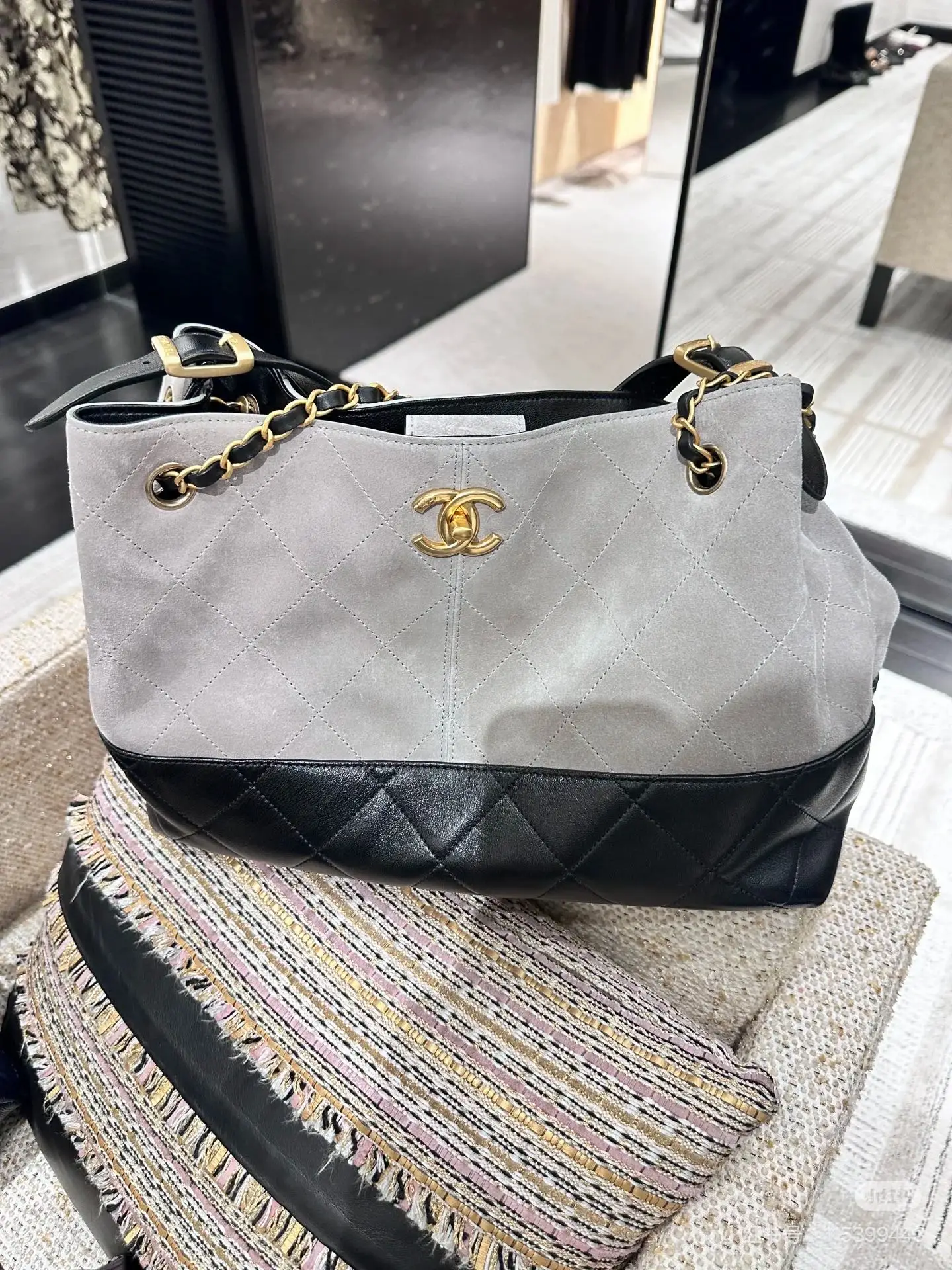 Chanel 25A Suede Hobo Tote Bag D38018169 — view 6