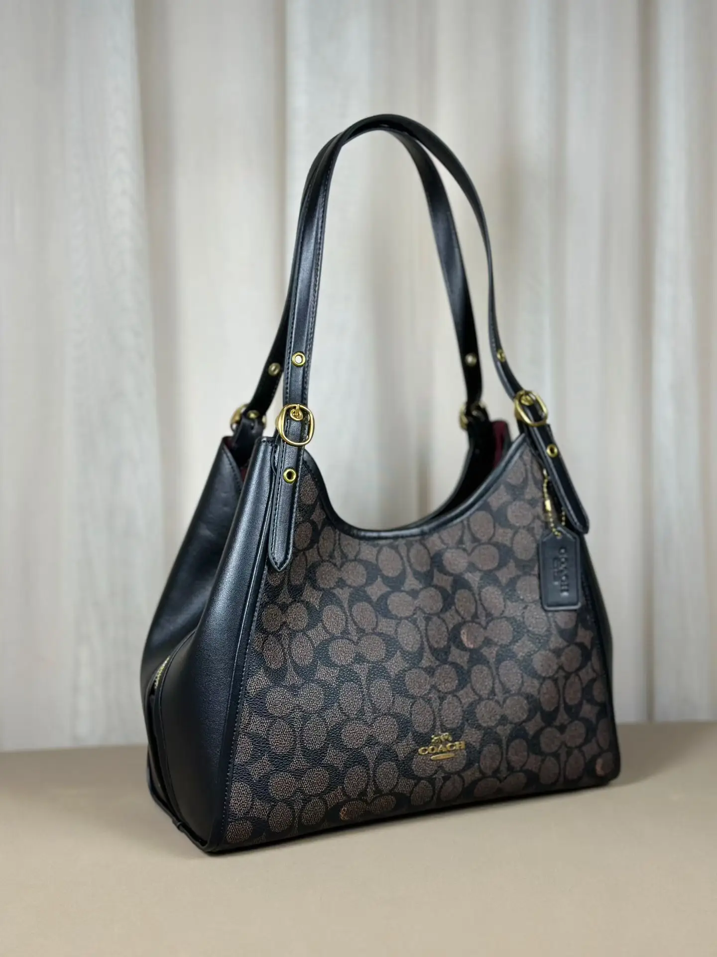 Erin Signature Coated Canvas Shoulder Bag D39018077 — view 2