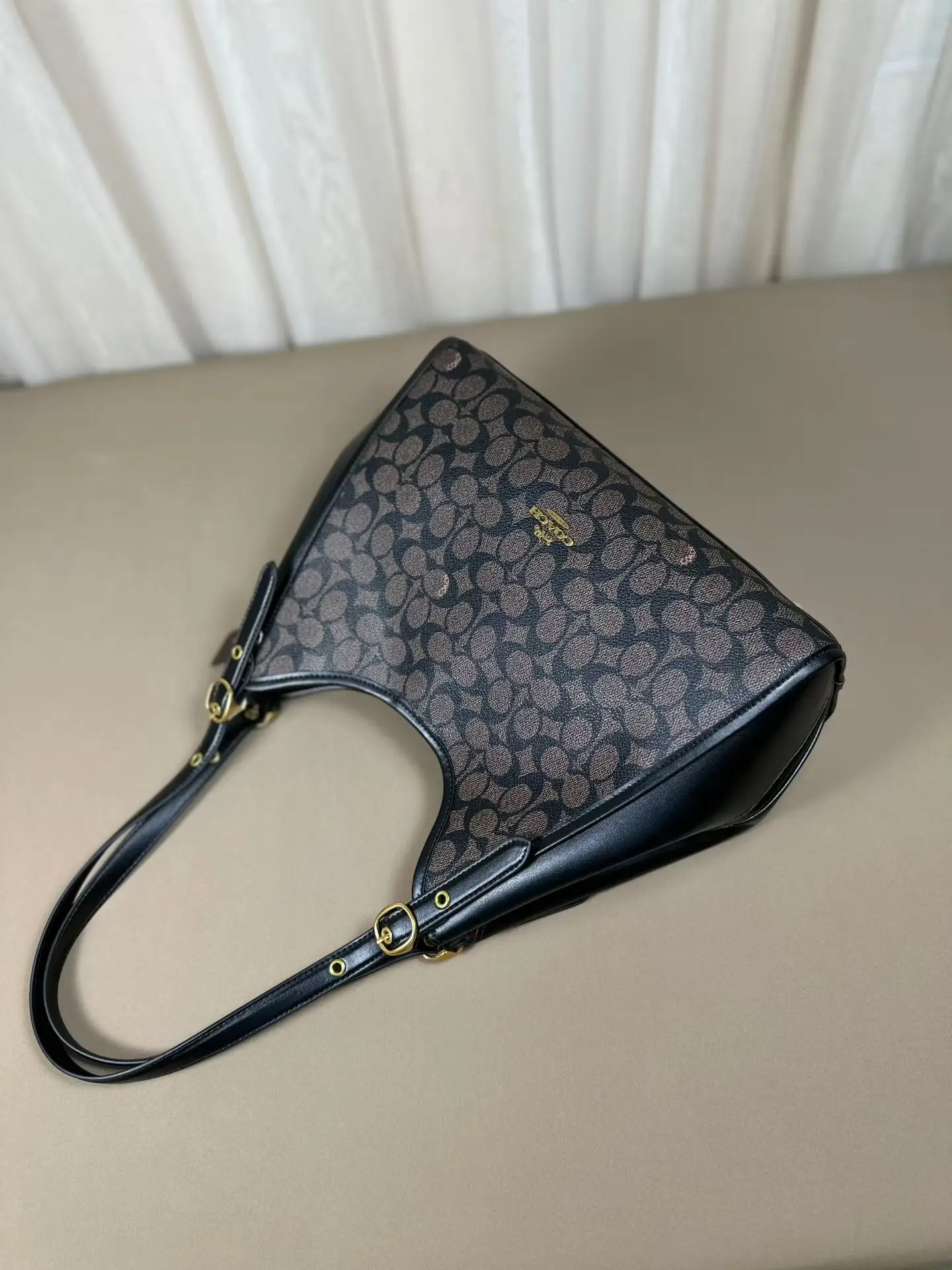 Erin Signature Coated Canvas Shoulder Bag D39018077 — view 5