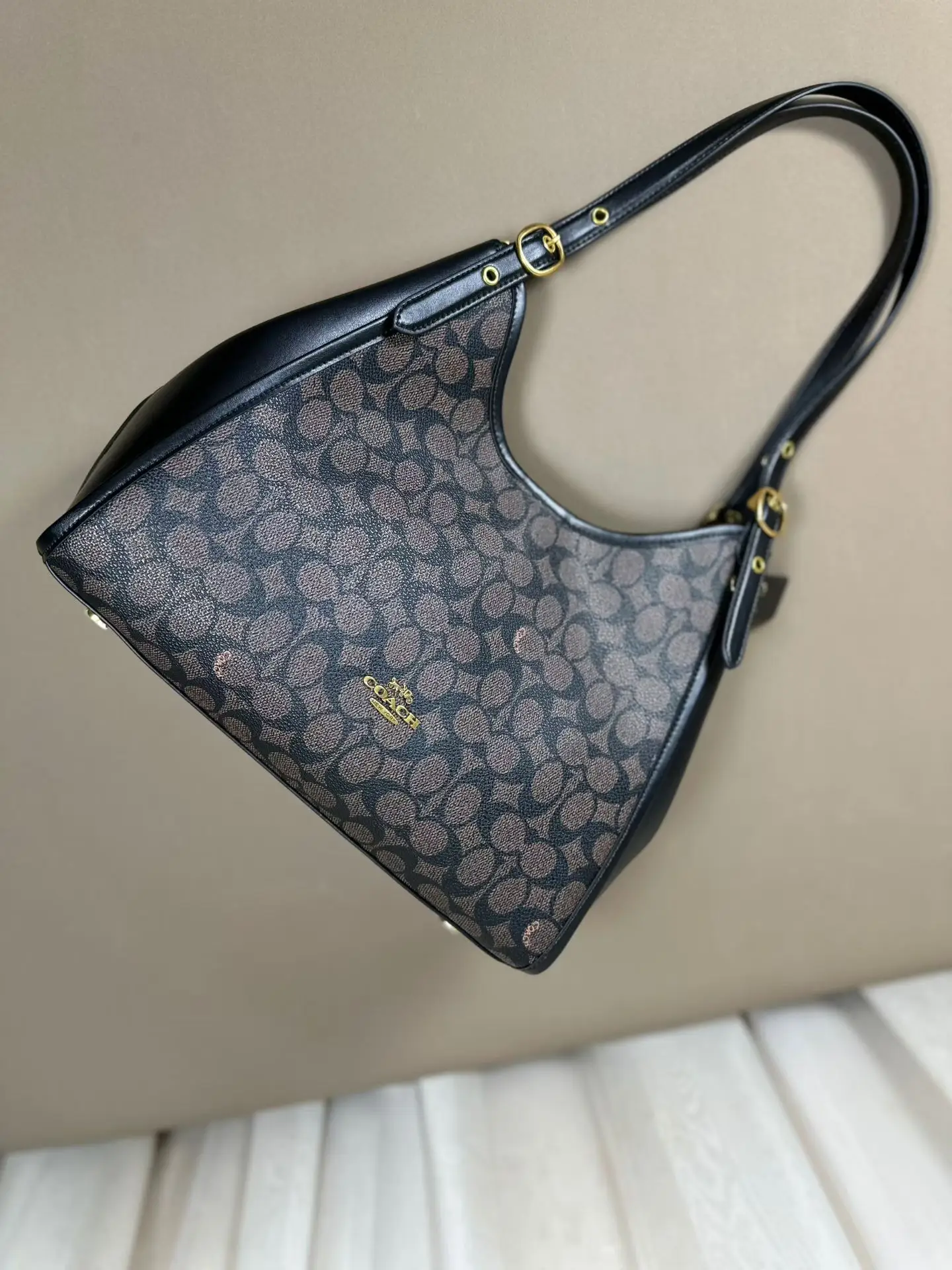Erin Signature Coated Canvas Shoulder Bag D39018077 — view 6