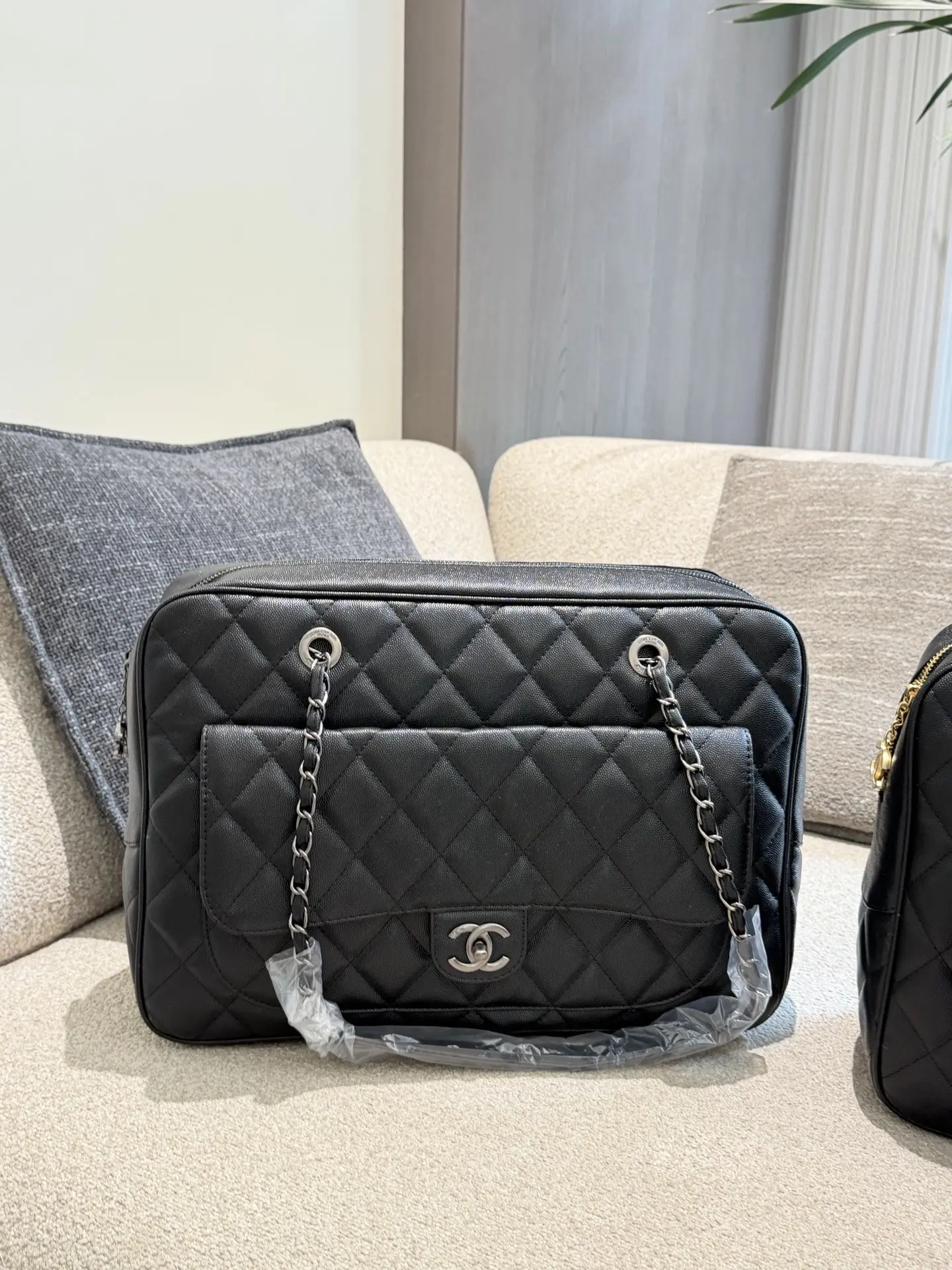 Quilted Leather Boston Bag D39018030 — view 2
