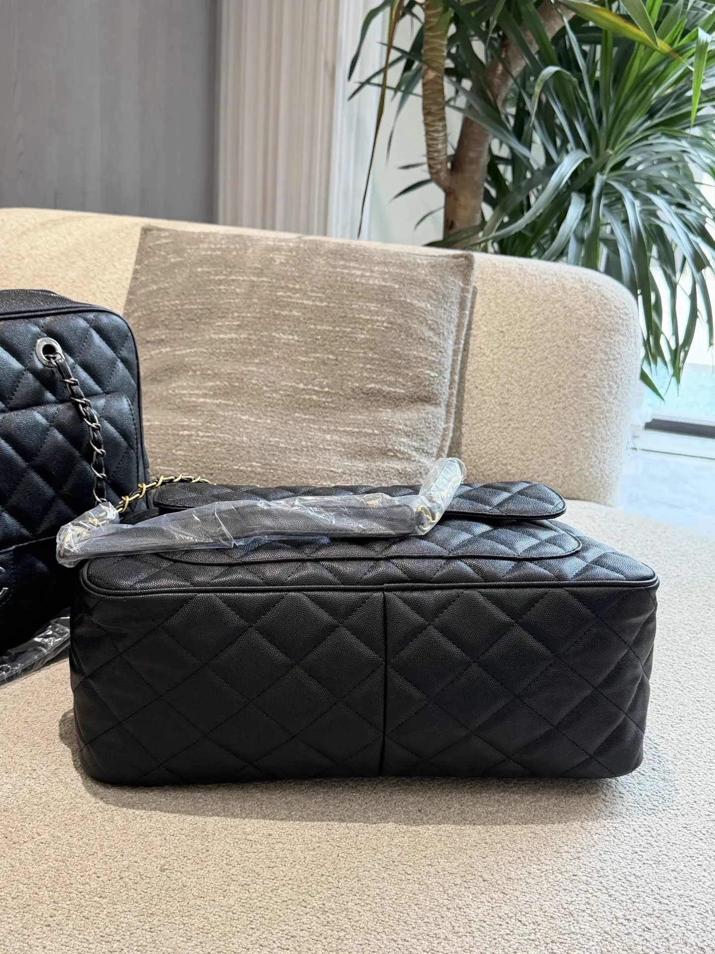 Quilted Leather Boston Bag D39018030 — view 8