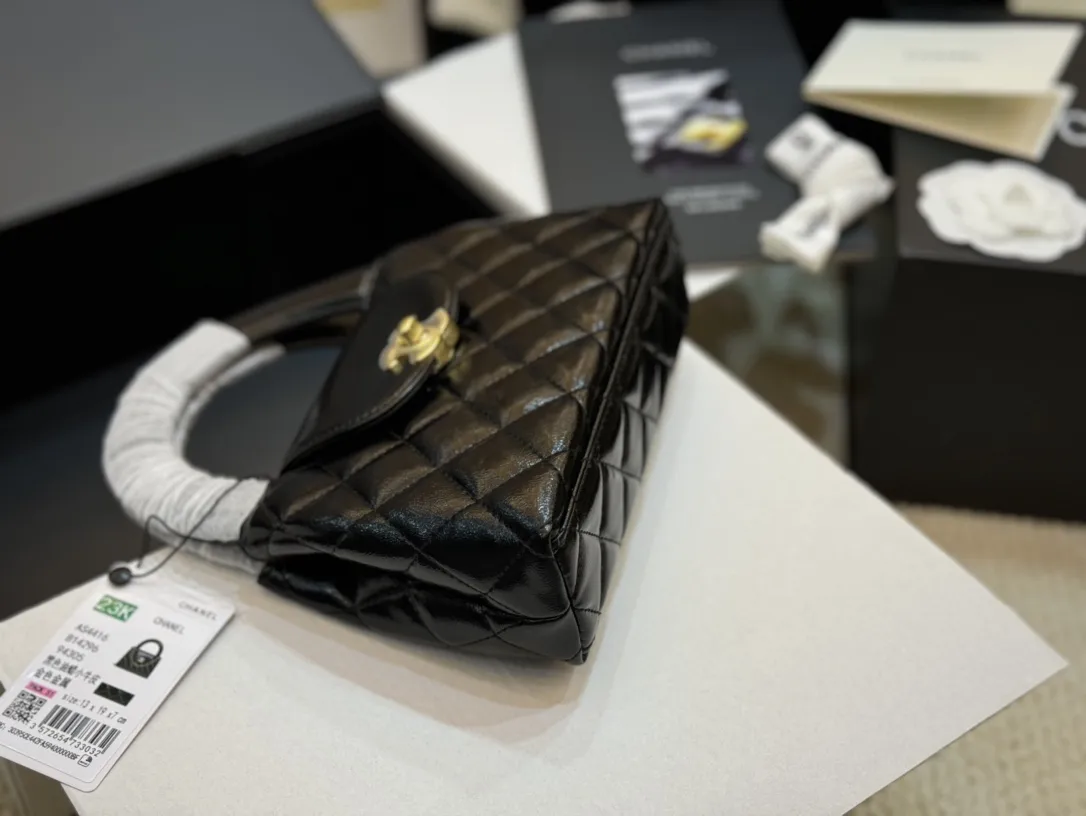 Chanel 23K Kelly Top-Handle Bag D41017845 — view 3