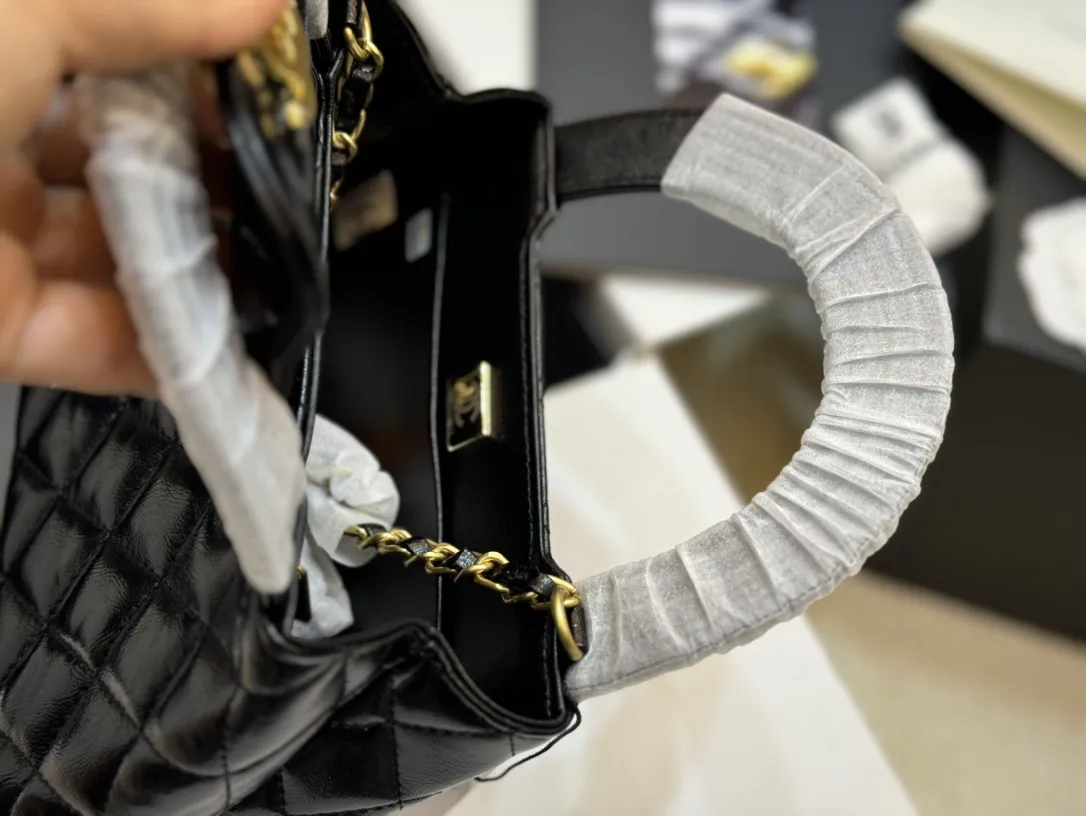 Chanel 23K Kelly Top-Handle Bag D41017845 — view 7