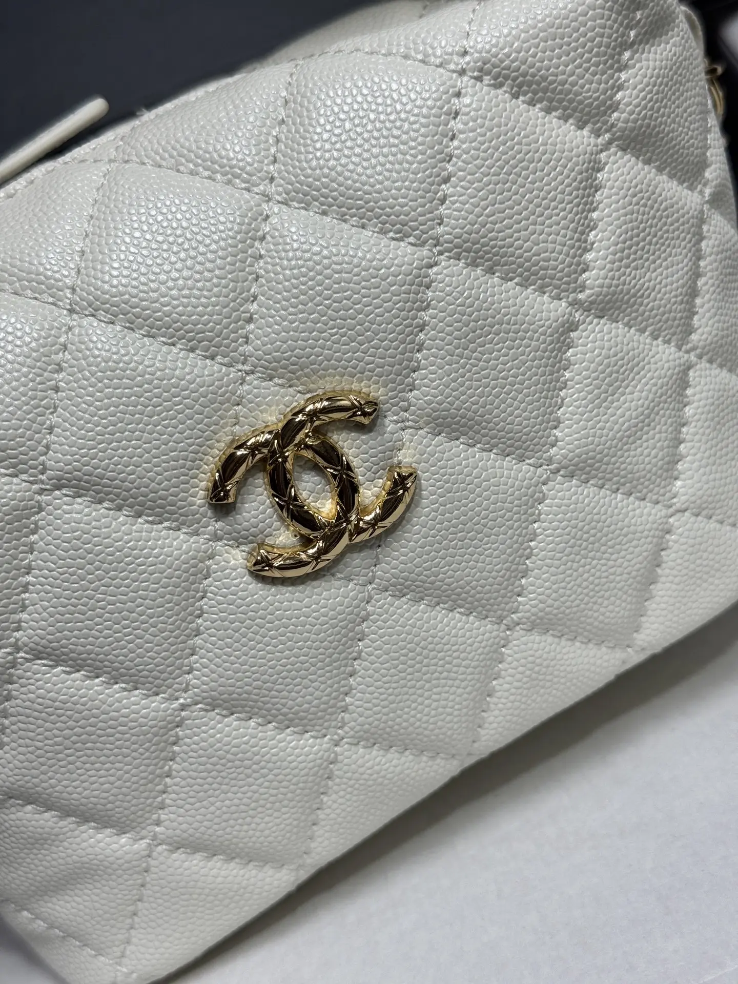 Quilted Caviar Leather Lunch Box Bag D42017869 — view 3