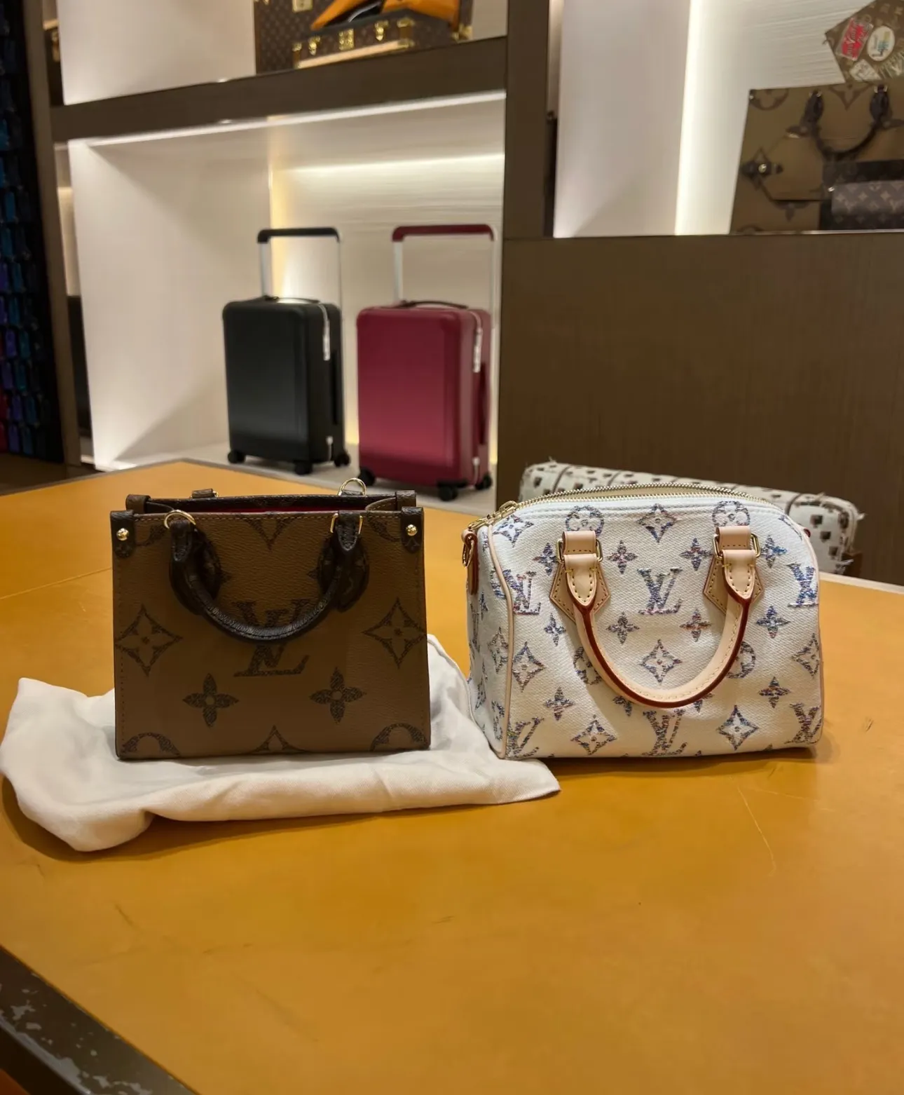 Onthego Monogram Mini Tote Bag D42017793 — view 8