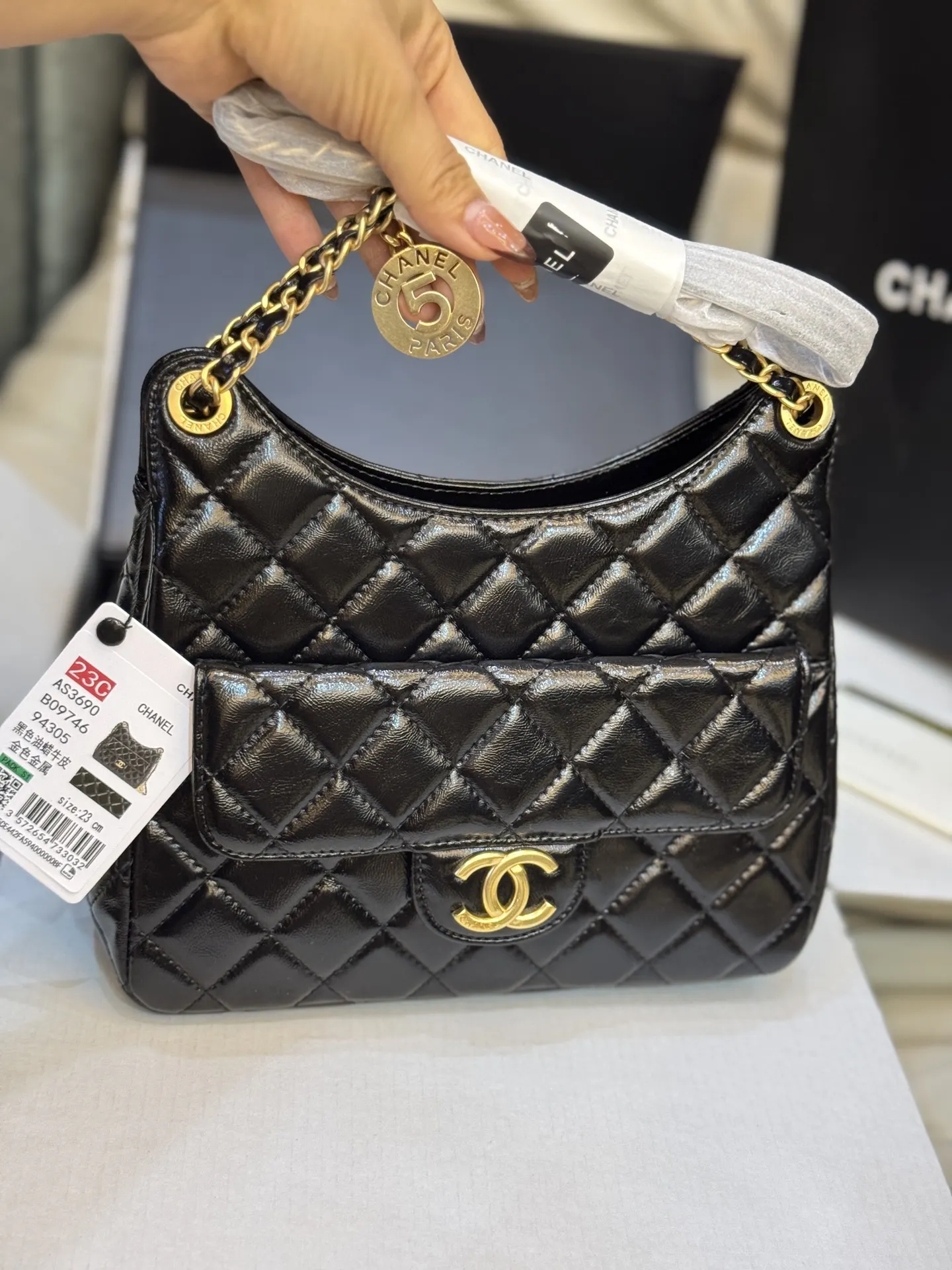 Hobo Quilted Leather Shoulder Bag D43017852 — view 2