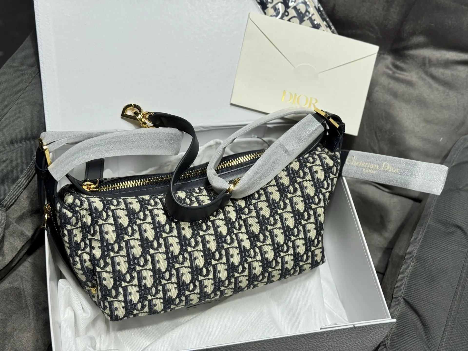 D-Journey Oblique Canvas Bag D48017771