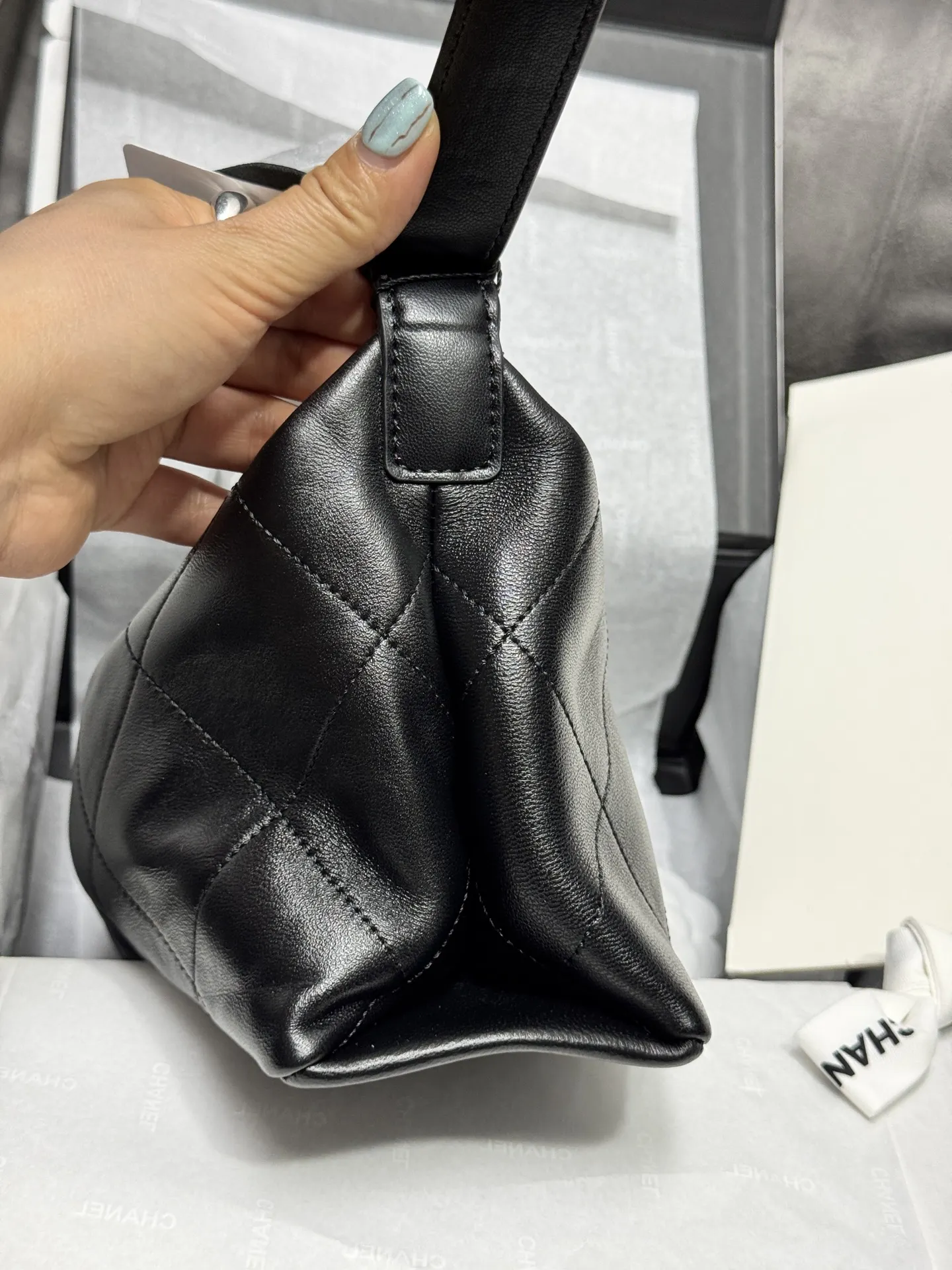 Chanel Quilted Hobo Bag D50017842 — view 6
