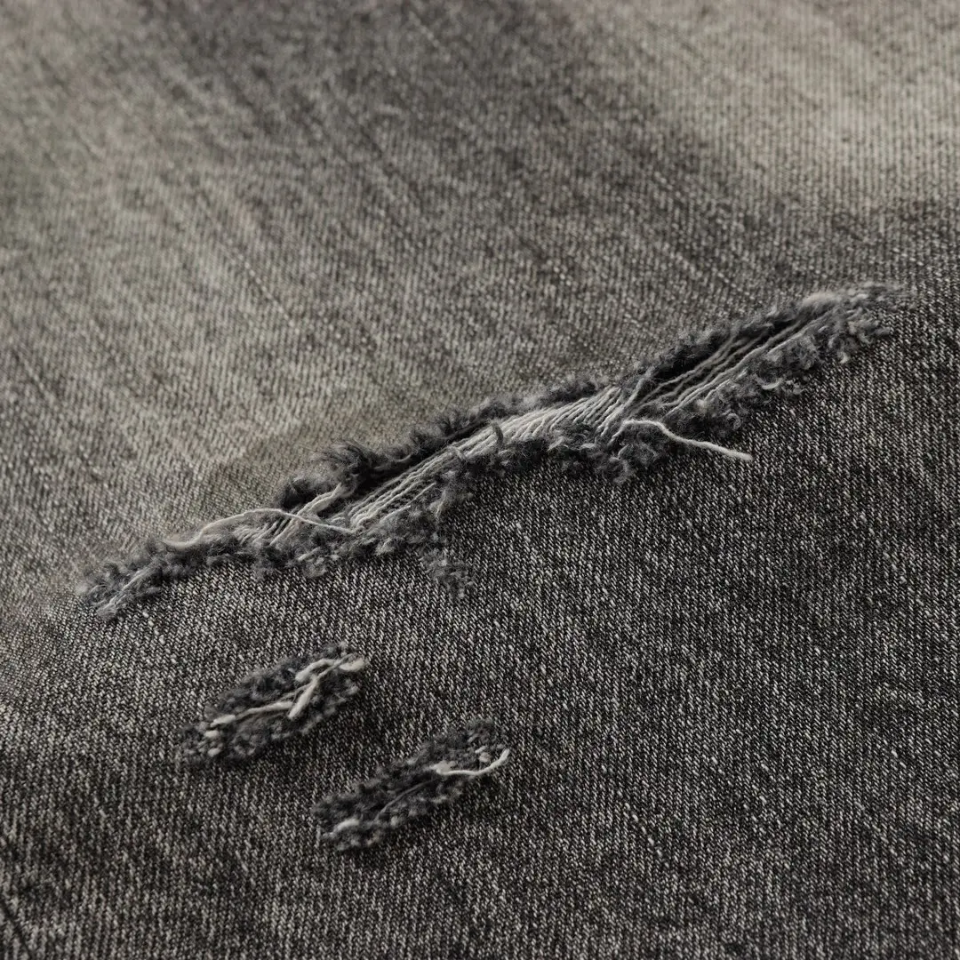 Distressed Tapered Selvedge Denim Jeans D19520579 — view 15