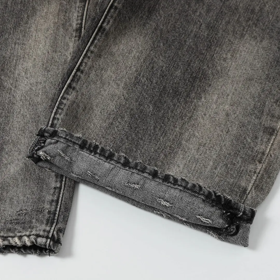 Distressed Tapered Selvedge Denim Jeans D19520579 — view 17