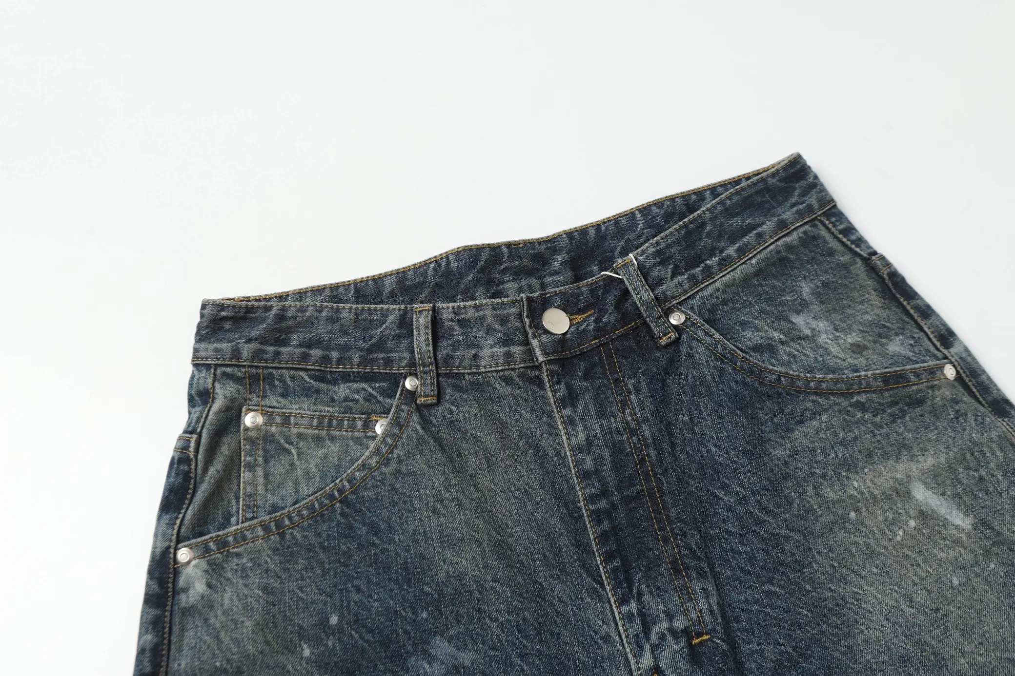ANCELLM Distressed Tapered-Leg Jeans D20020559 — view 3