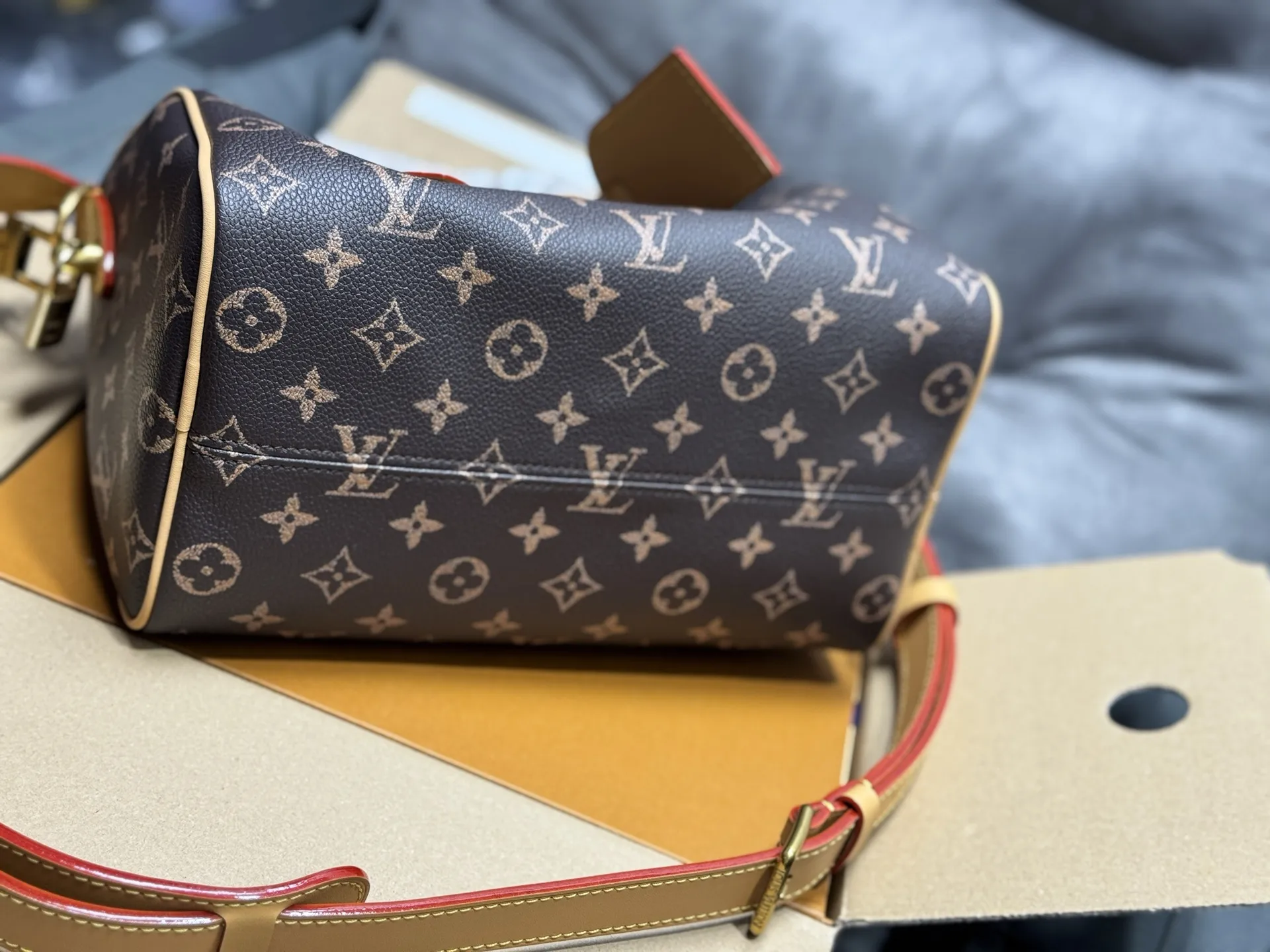 Louis Vuitton Speedy 25 Monogram Handbag D51017871 — view 6