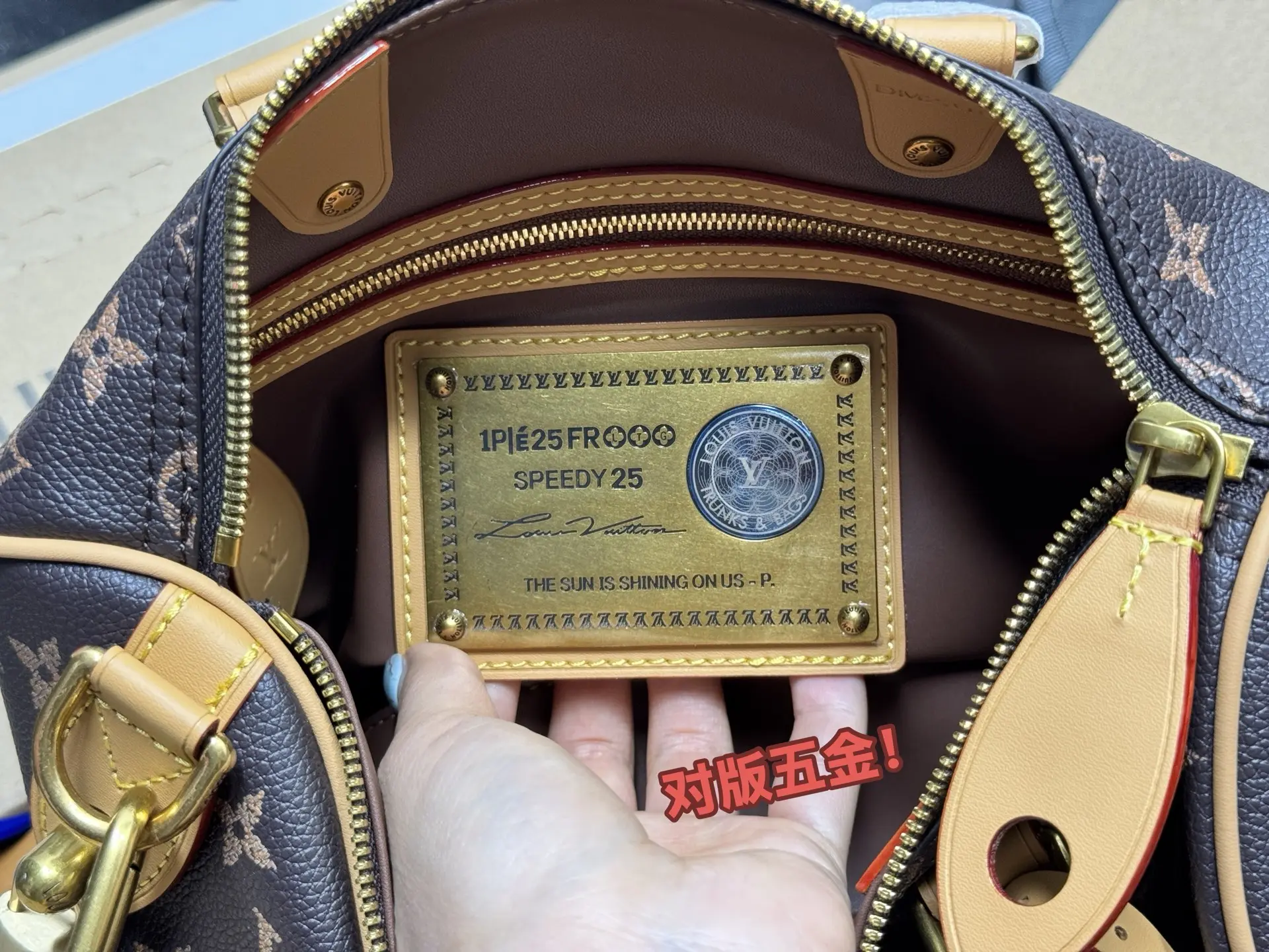 Louis Vuitton Speedy 25 Monogram Handbag D51017871 — view 7