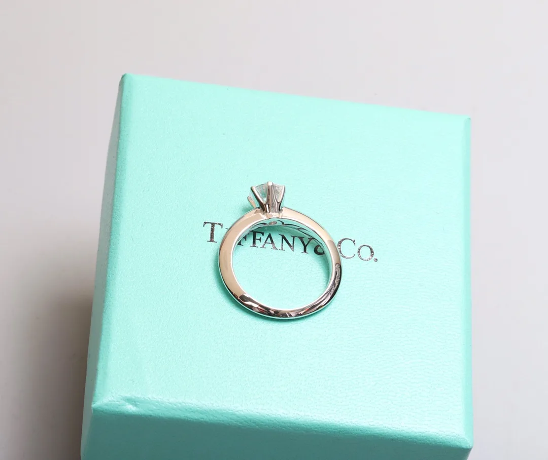 Classic Six-Prong Solitaire Ring (Sterling Silver) D17016661 — view 8