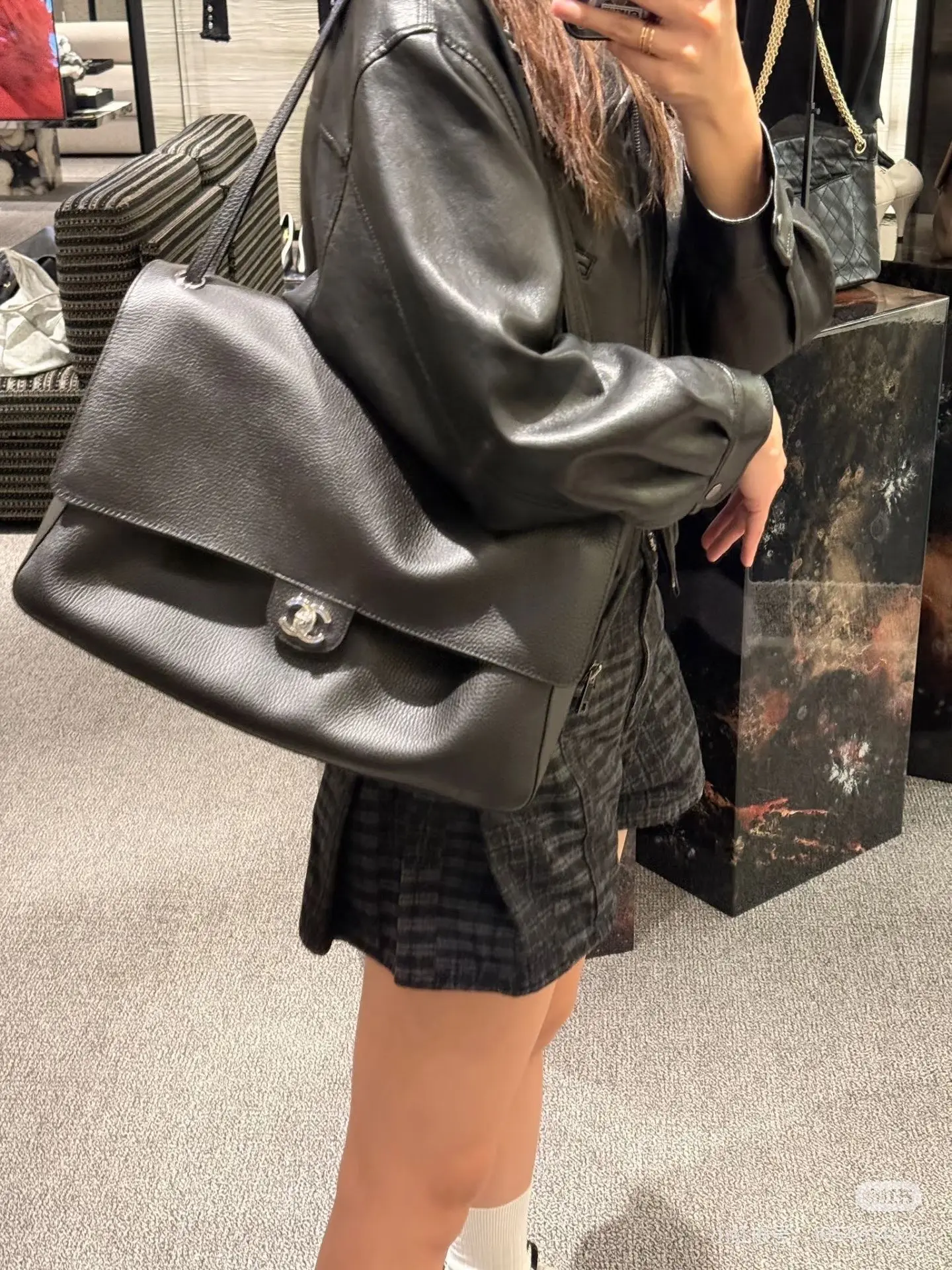 Maxi Flap Shoulder Bag D52017841