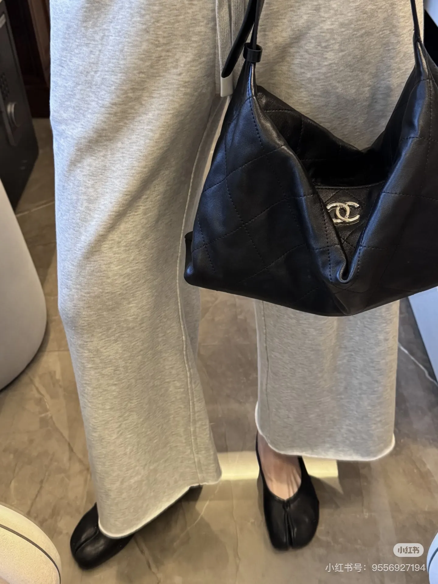 Chanel Quilted Hobo Bag D52017844 — view 3