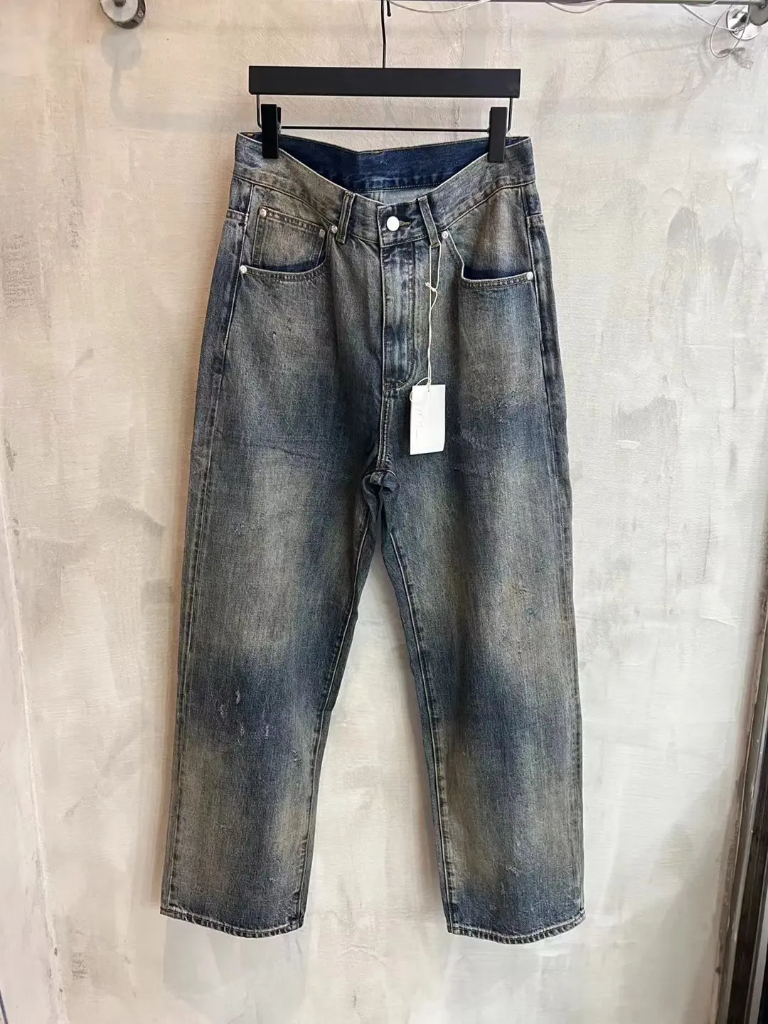 Ancellm Tapered Distressed Wash Jeans D21020561 — view 10