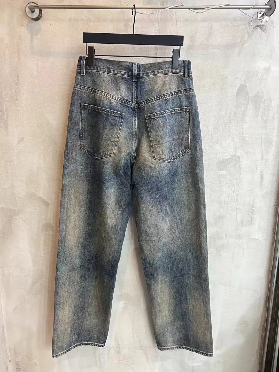Ancellm Tapered Distressed Wash Jeans D21020561 — view 11