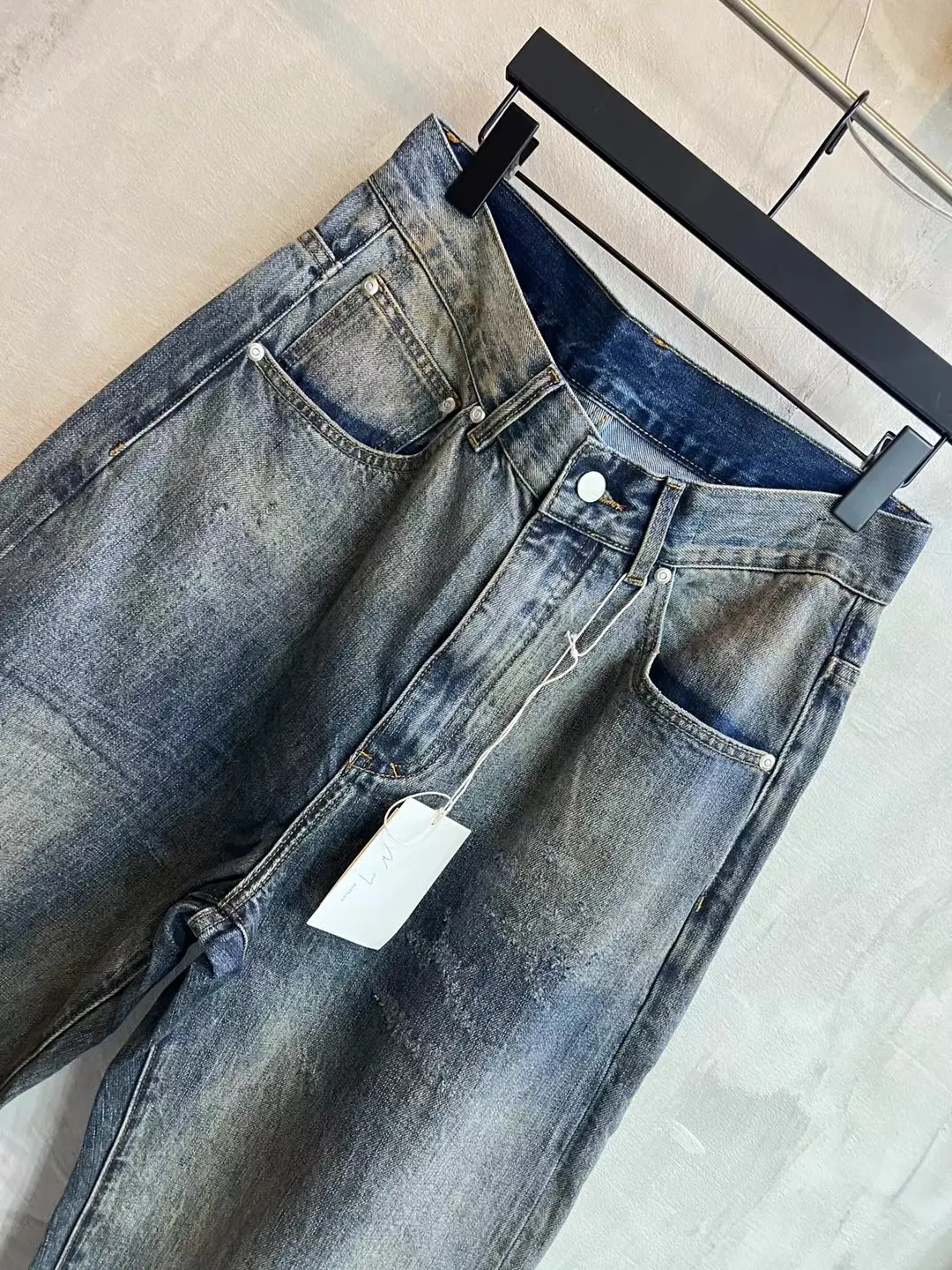 Ancellm Tapered Distressed Wash Jeans D21020561 — view 13