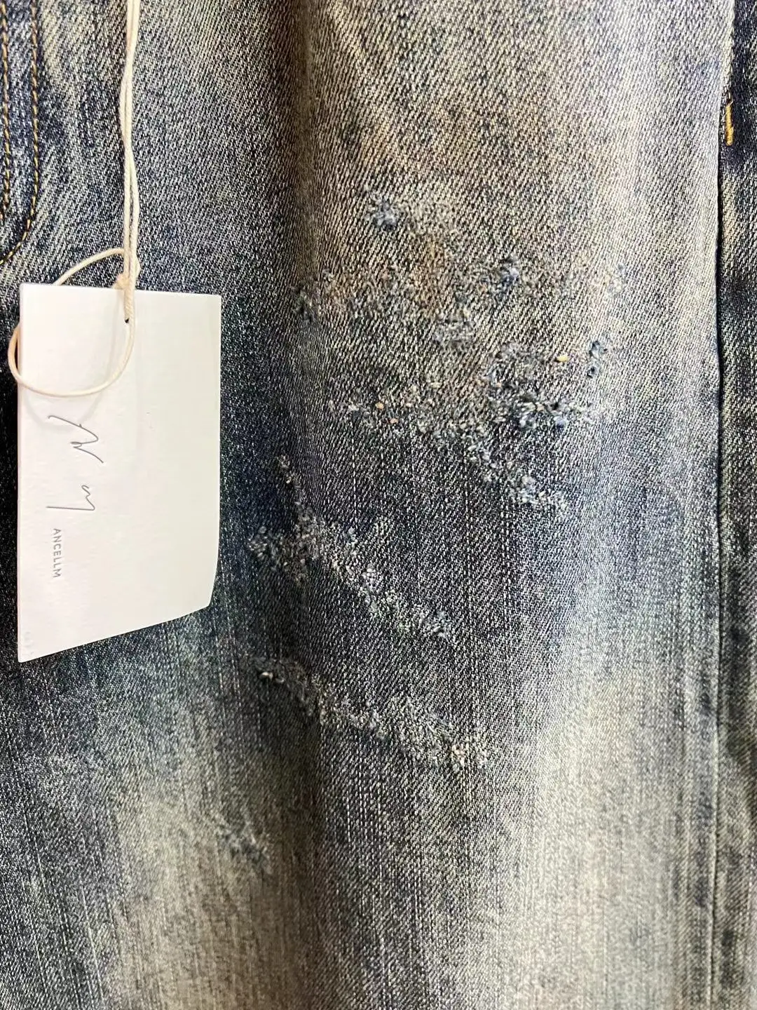 Ancellm Tapered Distressed Wash Jeans D21020561 — view 14