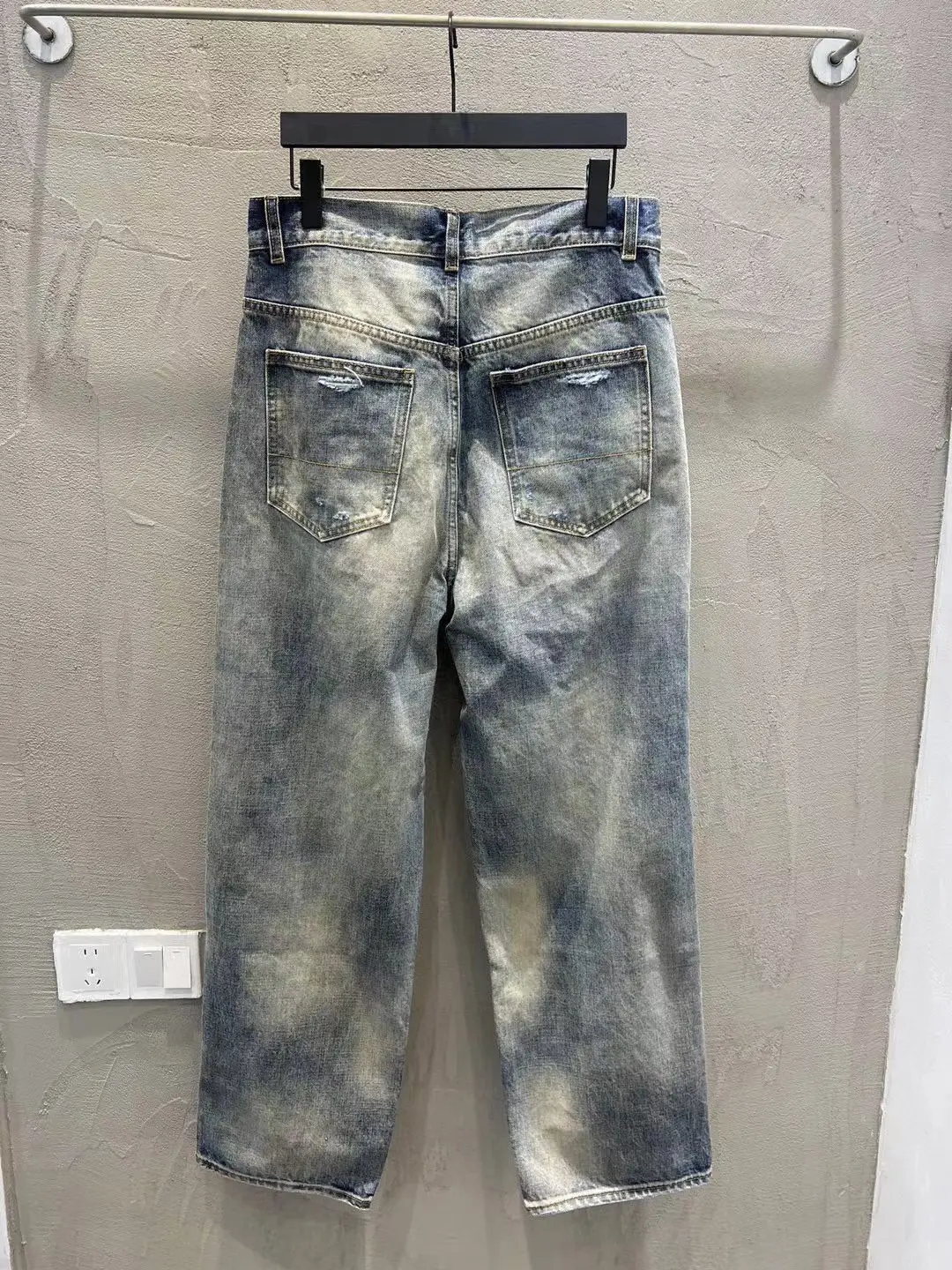 Ancellm Distressed Mud-Dyed Wide-Leg Jeans D21520566 — view 10