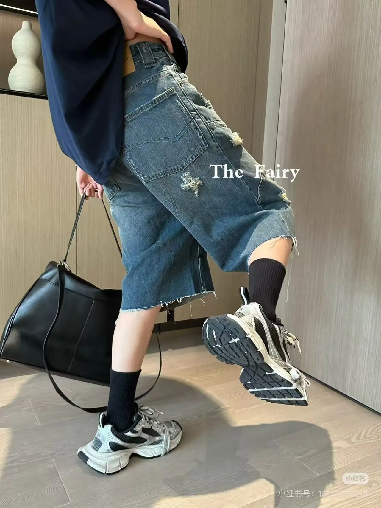 Baggy Distressed Denim Shorts D24518721 — view 5