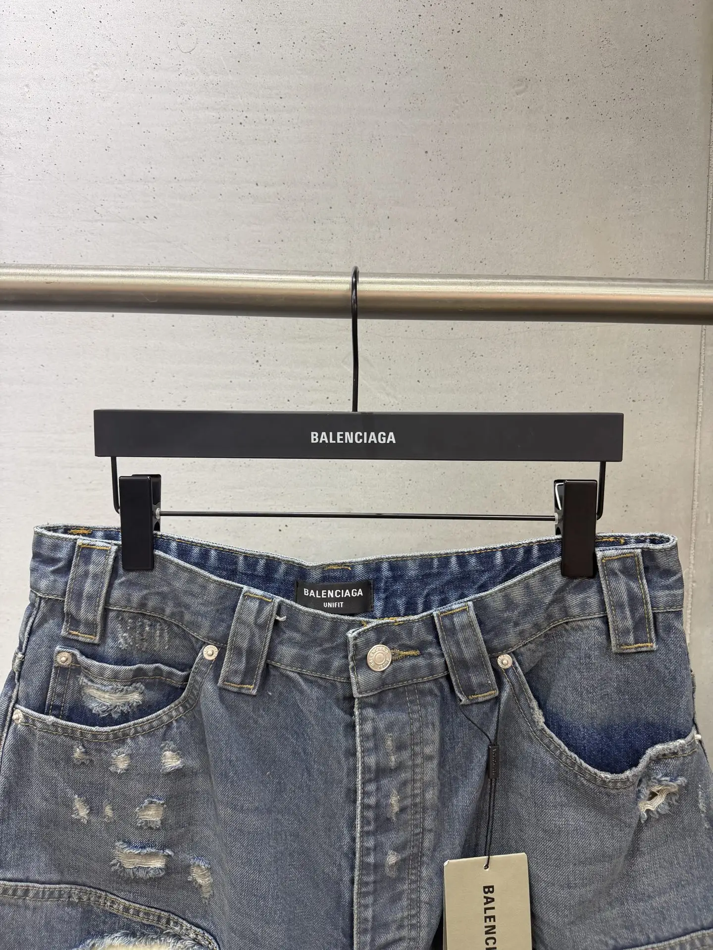 Baggy Distressed Denim Shorts D24518721 — view 12