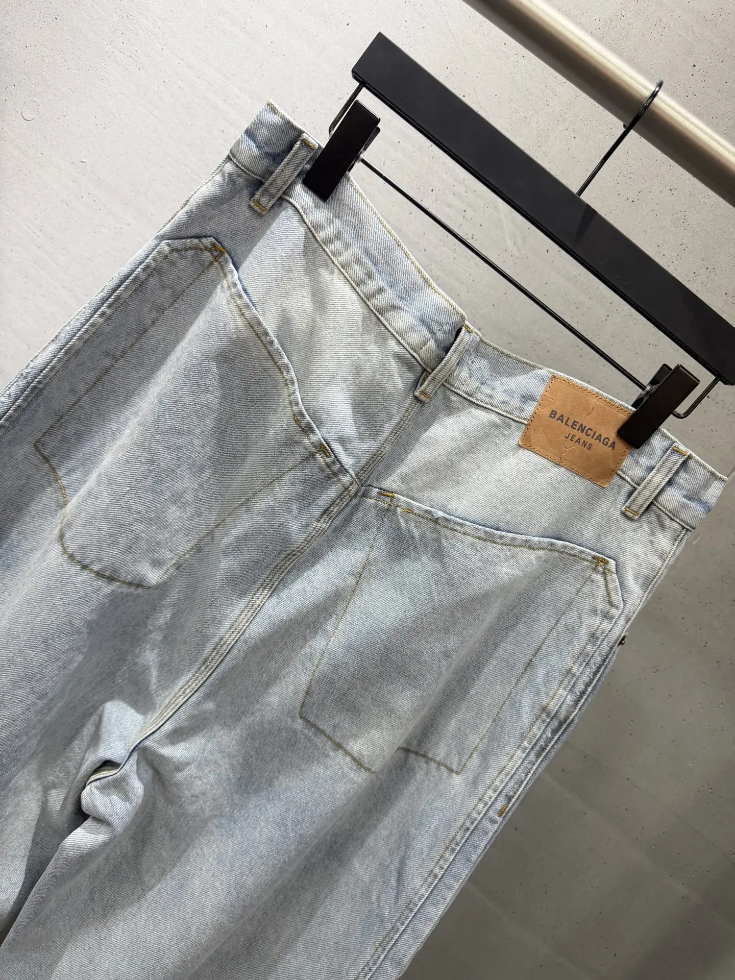 Distressed Wide-Leg Denim Jeans D21020567 — view 7