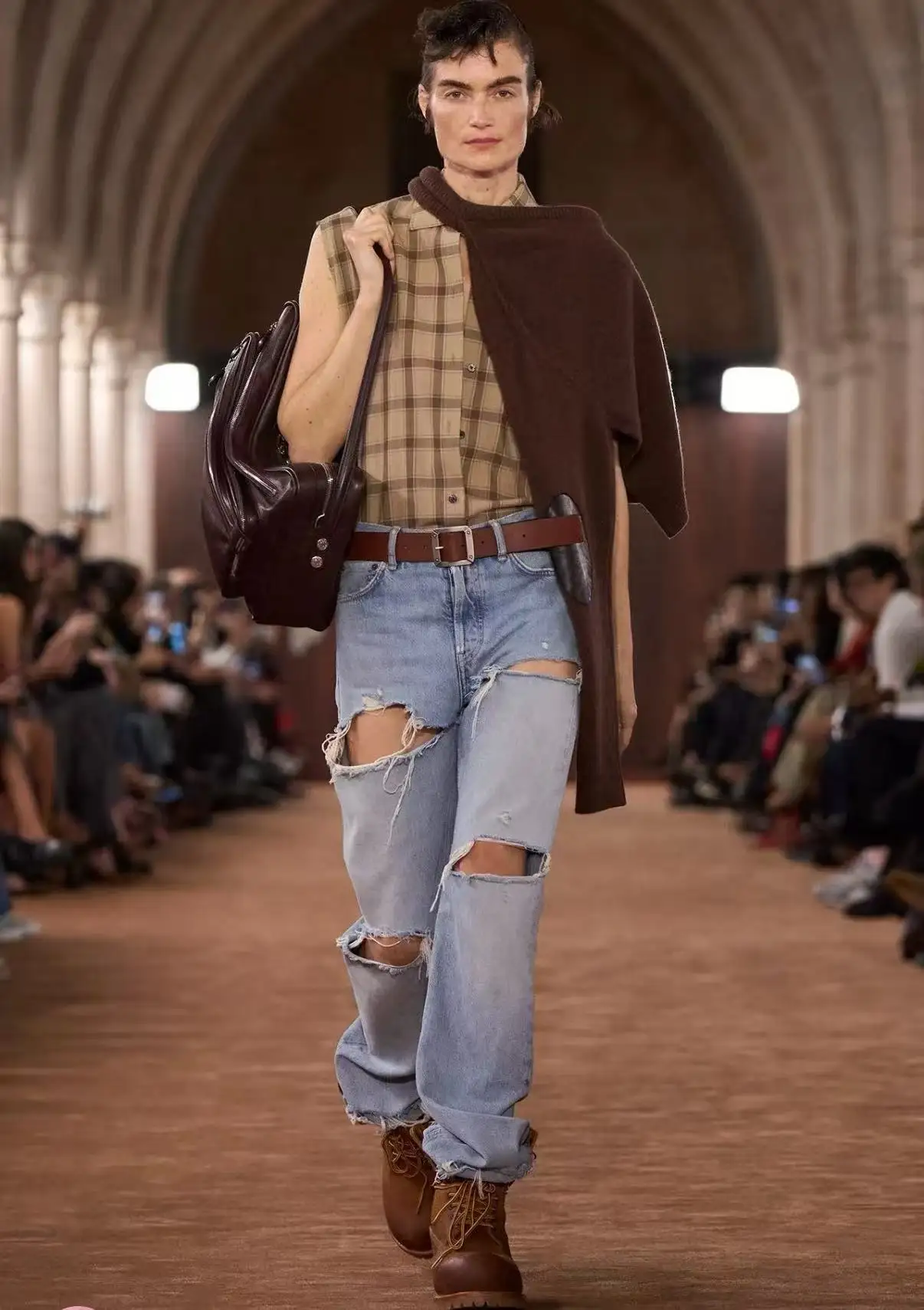 Distressed Straight-Leg Jeans D20520568 — view 2