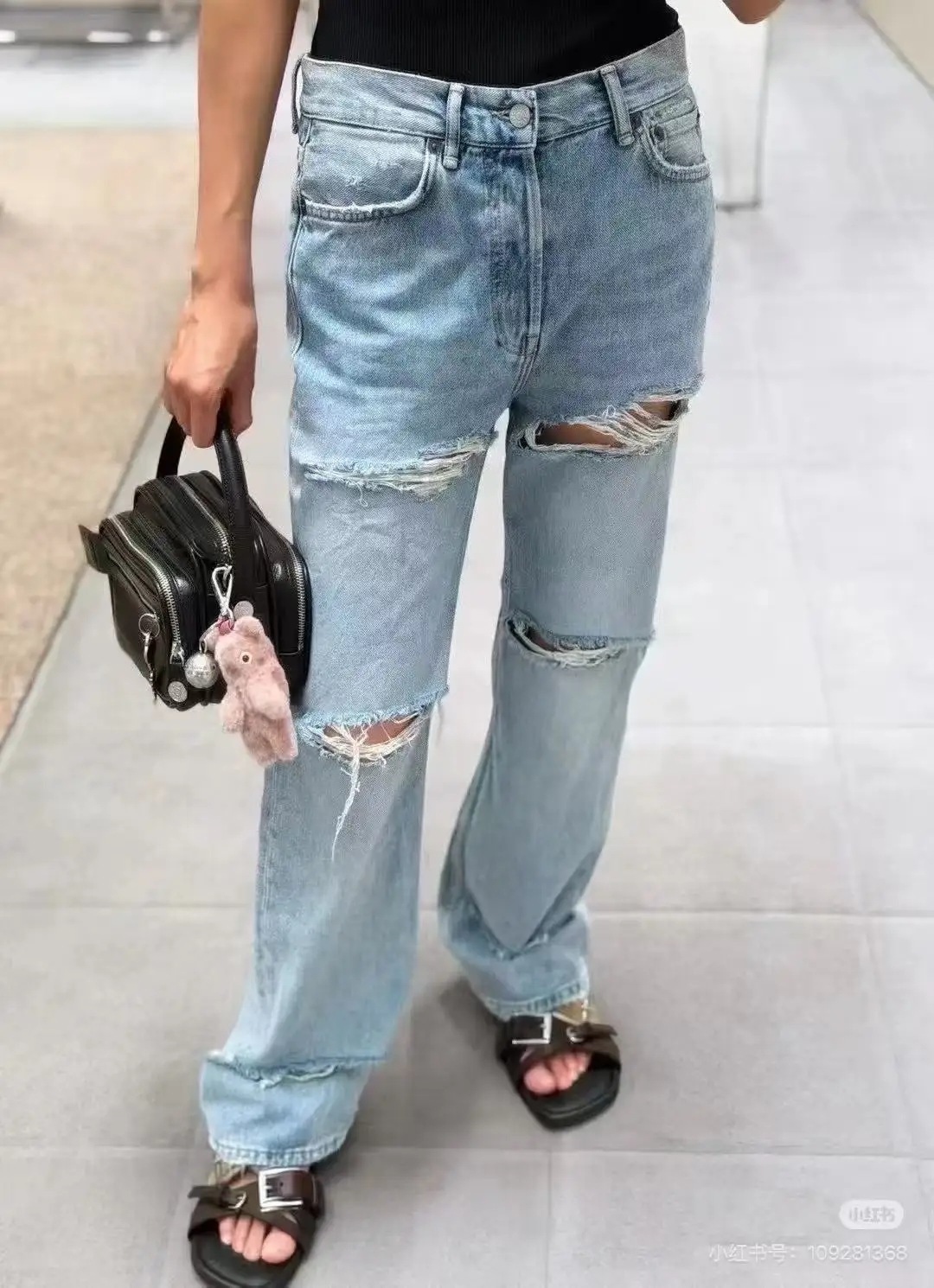 Distressed Straight-Leg Jeans D20520568 — view 4