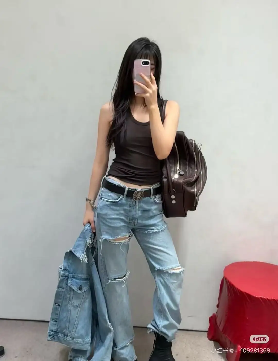 Distressed Straight-Leg Jeans D20520568 — view 5